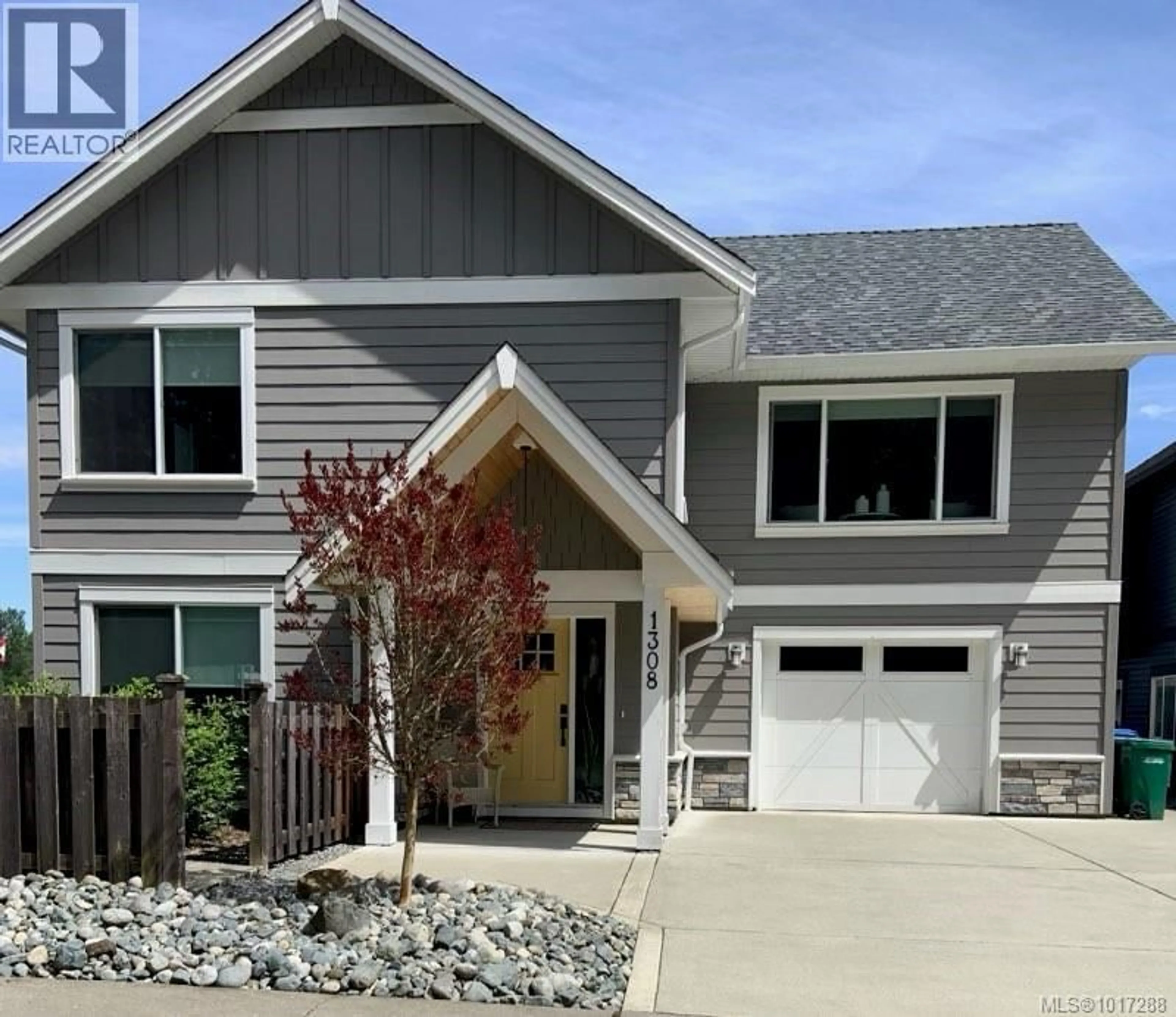 Home with vinyl exterior material, street for 1308 FIELDING ROAD, Nanaimo British Columbia V9X1K8