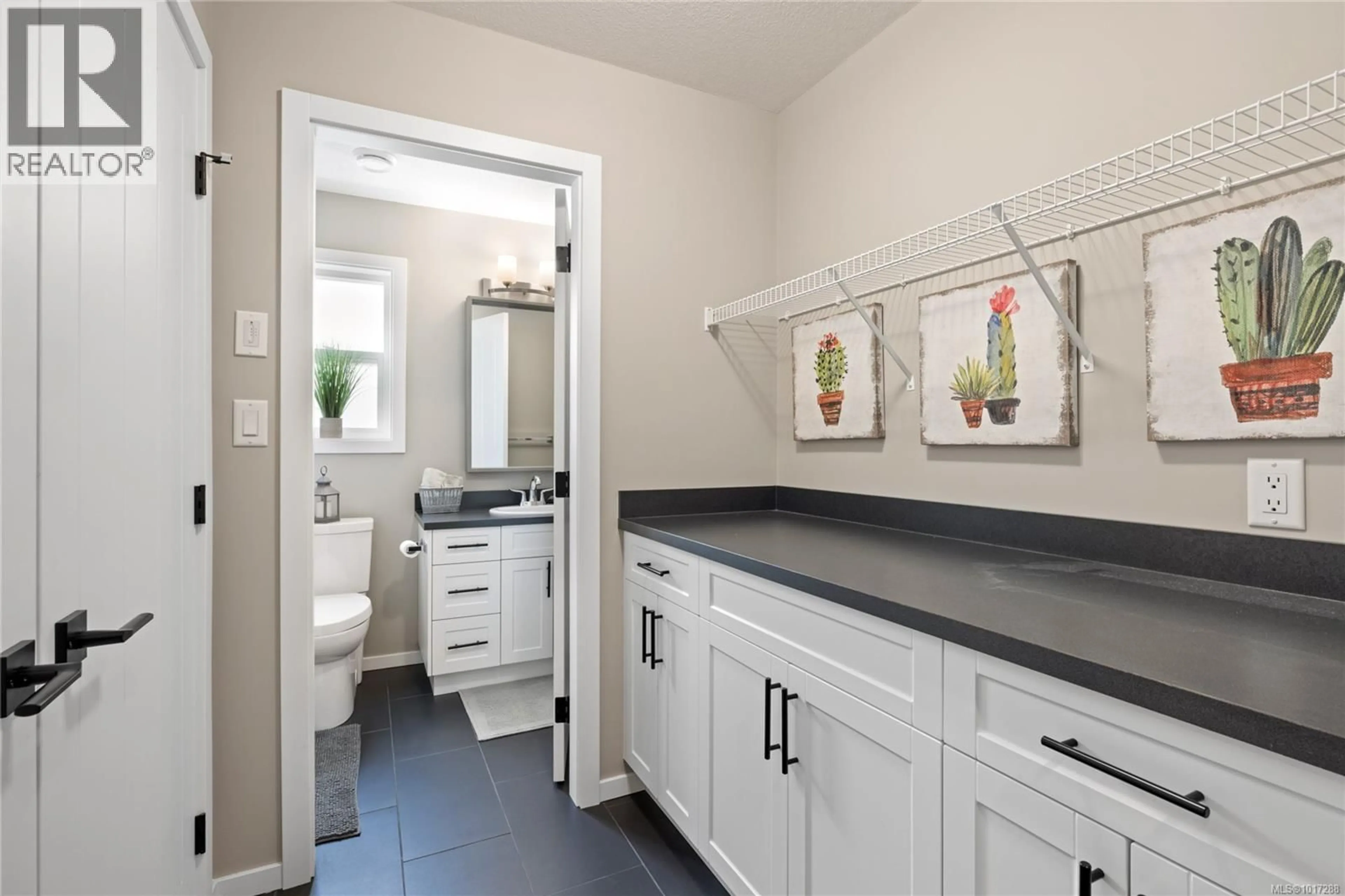 Laundry room for 1308 FIELDING ROAD, Nanaimo British Columbia V9X1K8