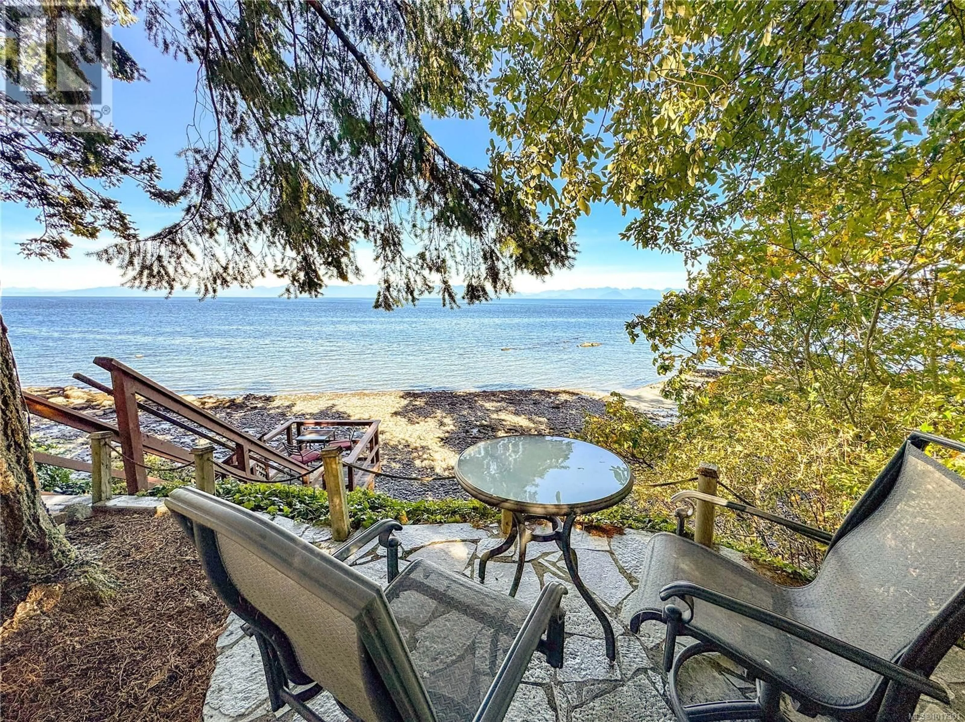 Patio, water/lake/river/ocean view for 1712 TASHTEGO CRESCENT, Gabriola Island British Columbia V0R1X5