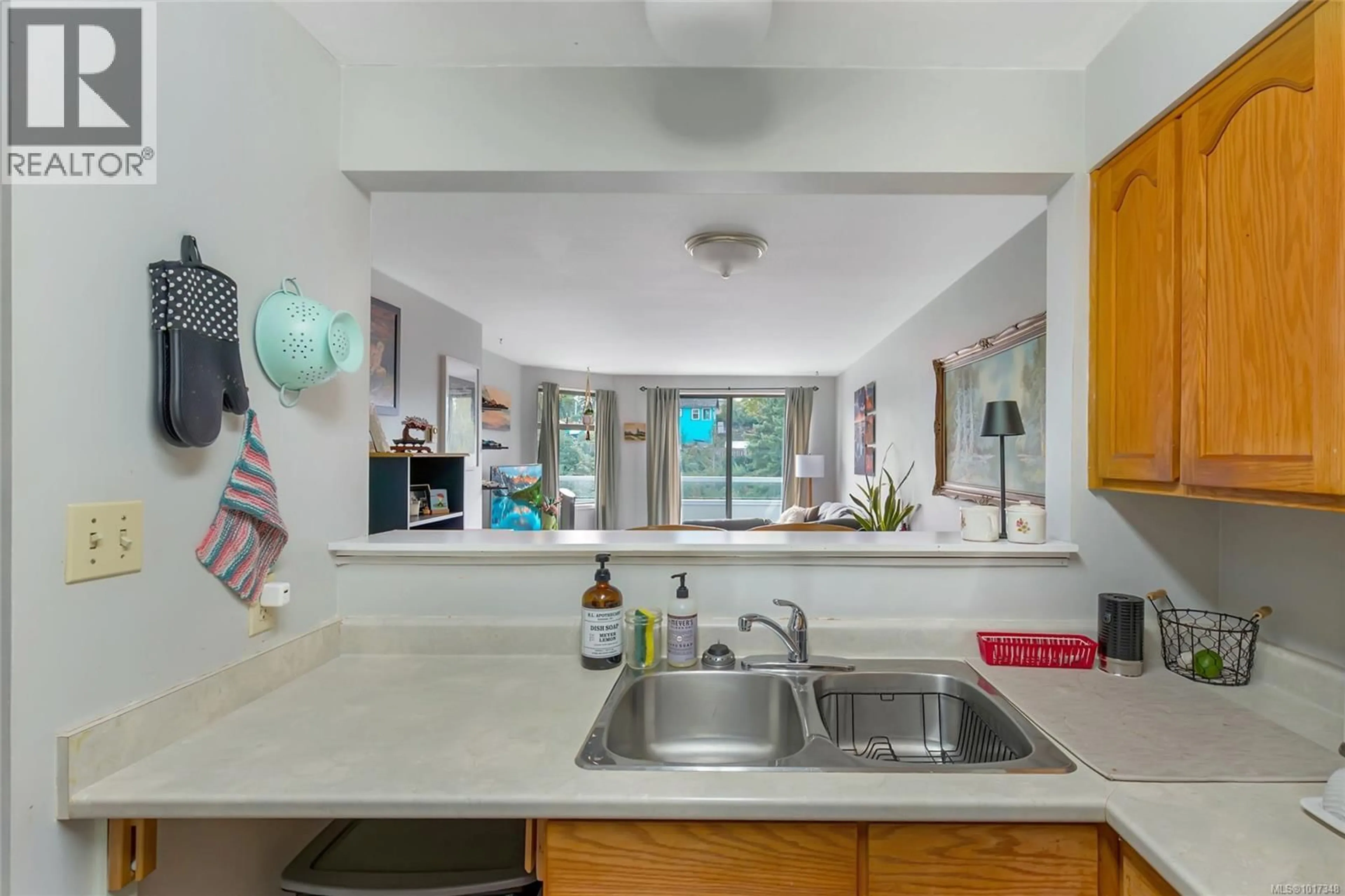 Open concept kitchen, unknown for 406 - 30 CAVAN STREET, Nanaimo British Columbia V9R6K3