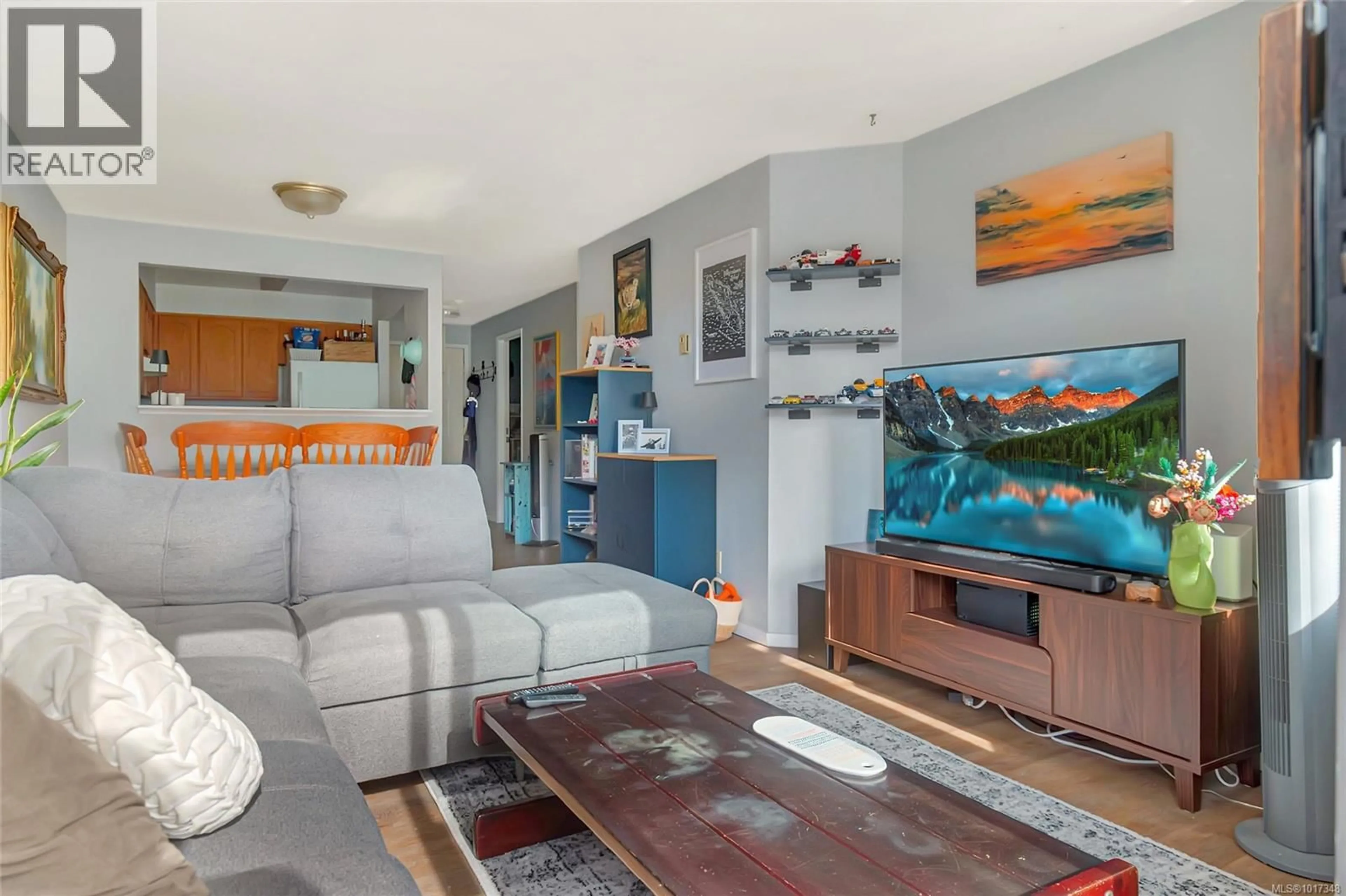 Living room with furniture, unknown for 406 - 30 CAVAN STREET, Nanaimo British Columbia V9R6K3