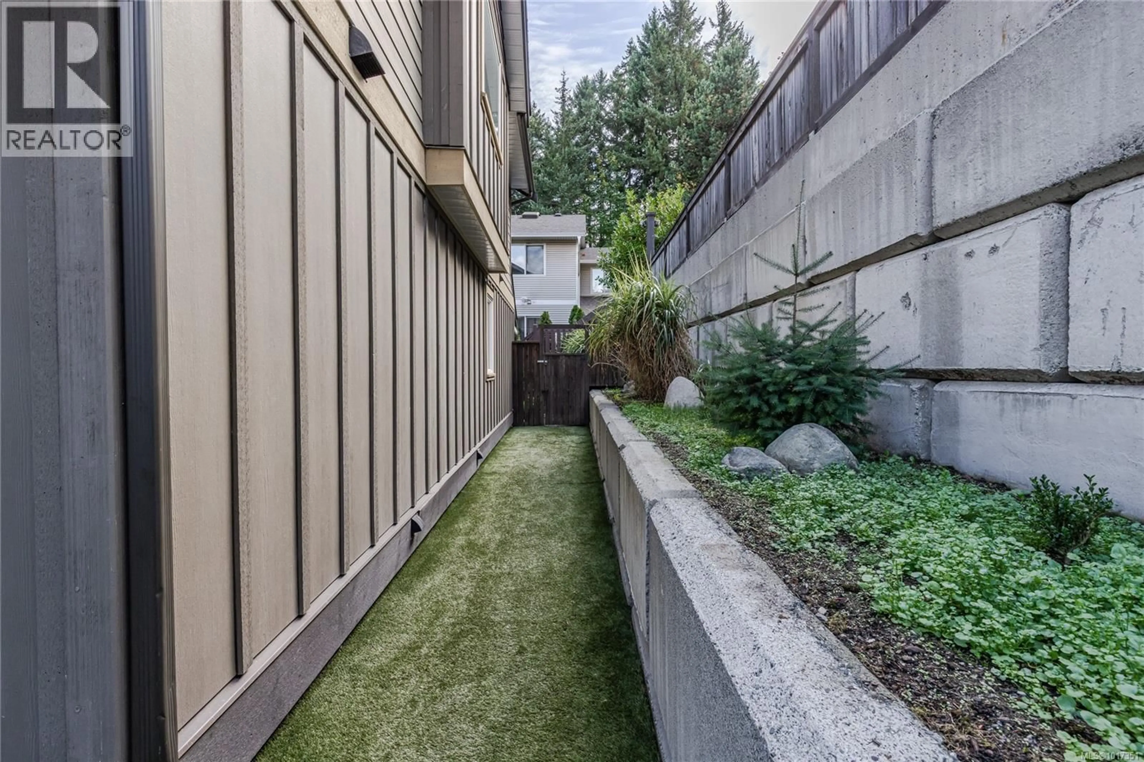 Patio, street for 1 - 1141 2ND AVENUE, Ladysmith British Columbia V9G1A3