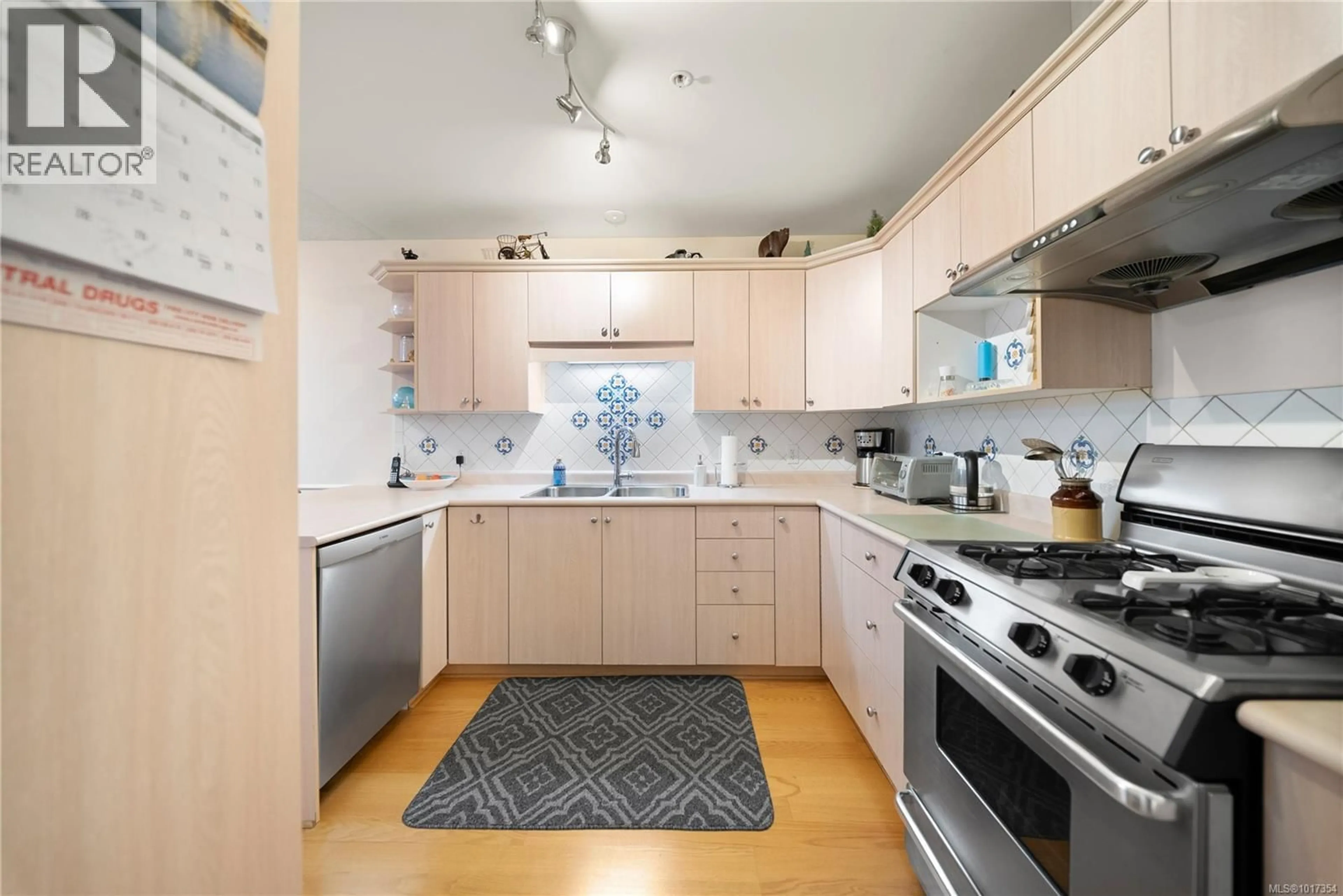 Standard kitchen, unknown for 21 - 4991 BELLA VISTA CRESCENT, Nanaimo British Columbia V9V1M9