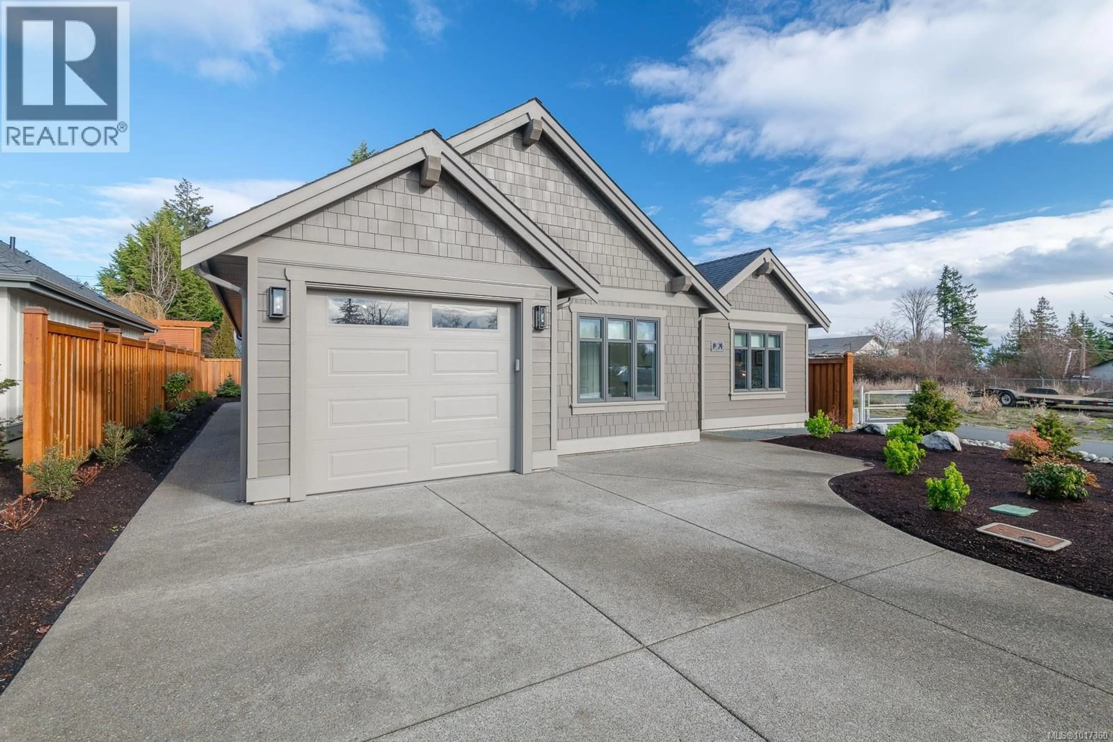 Home with vinyl exterior material, street for 570 RAINBOW WAY, Parksville British Columbia V9P1H3