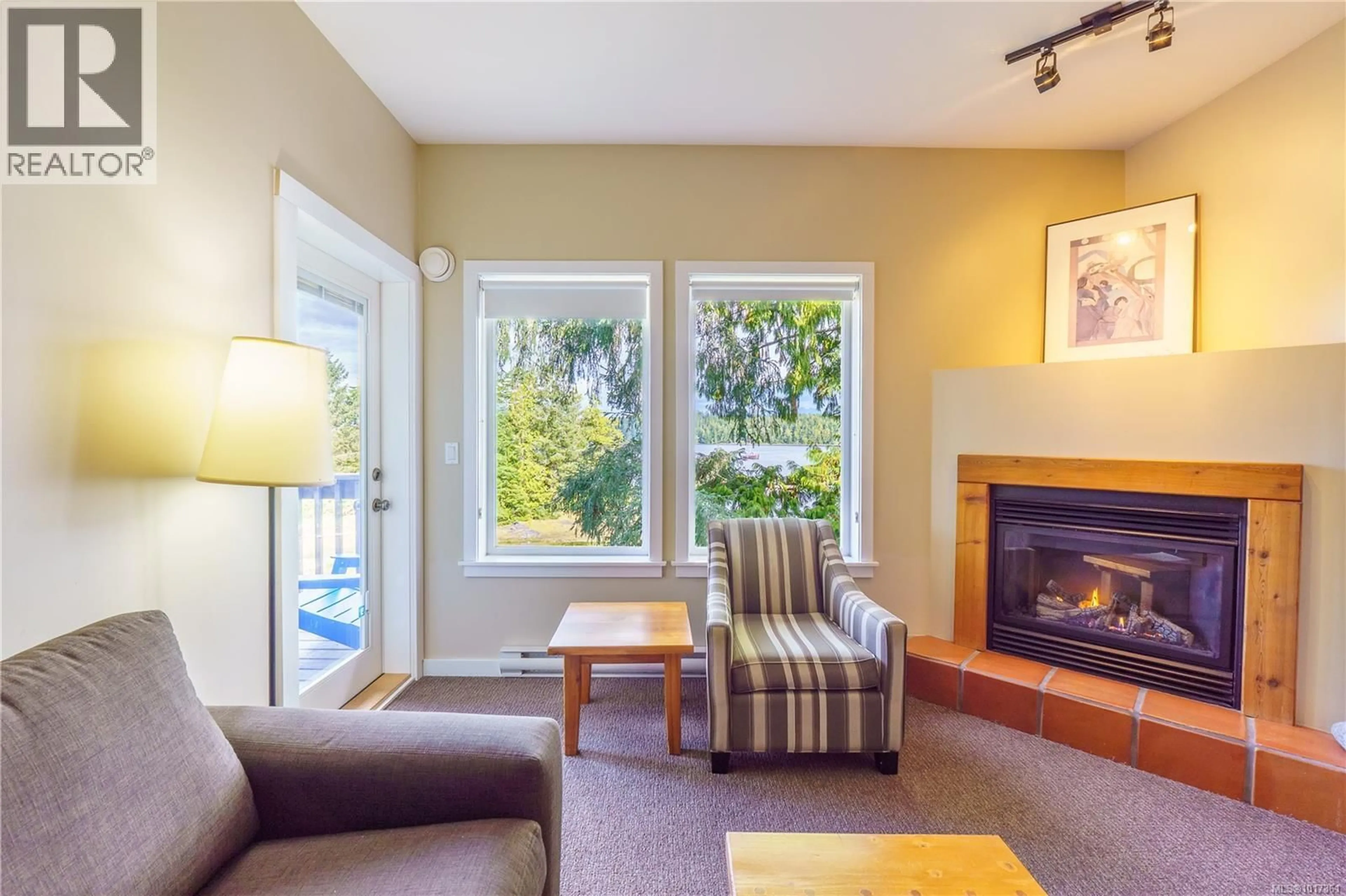 Living room with furniture, unknown for 507Harbour - 1971 HARBOUR DRIVE, Ucluelet British Columbia V0R3A0