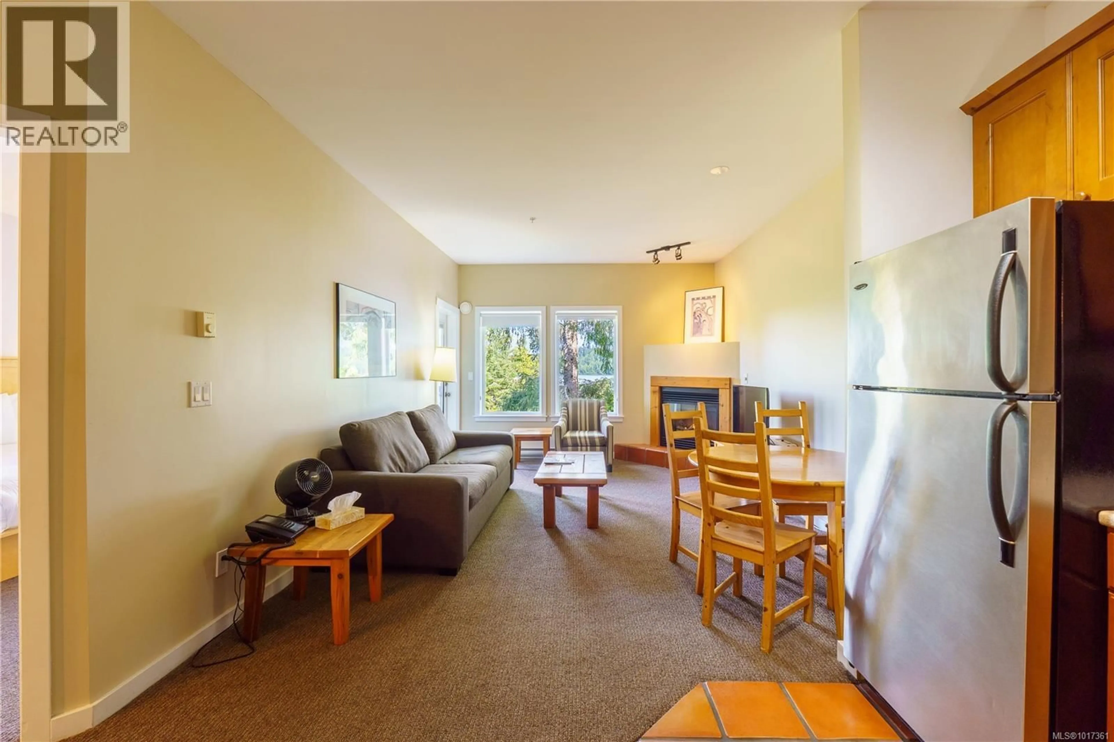 Living room with furniture, unknown for 507Harbour - 1971 HARBOUR DRIVE, Ucluelet British Columbia V0R3A0