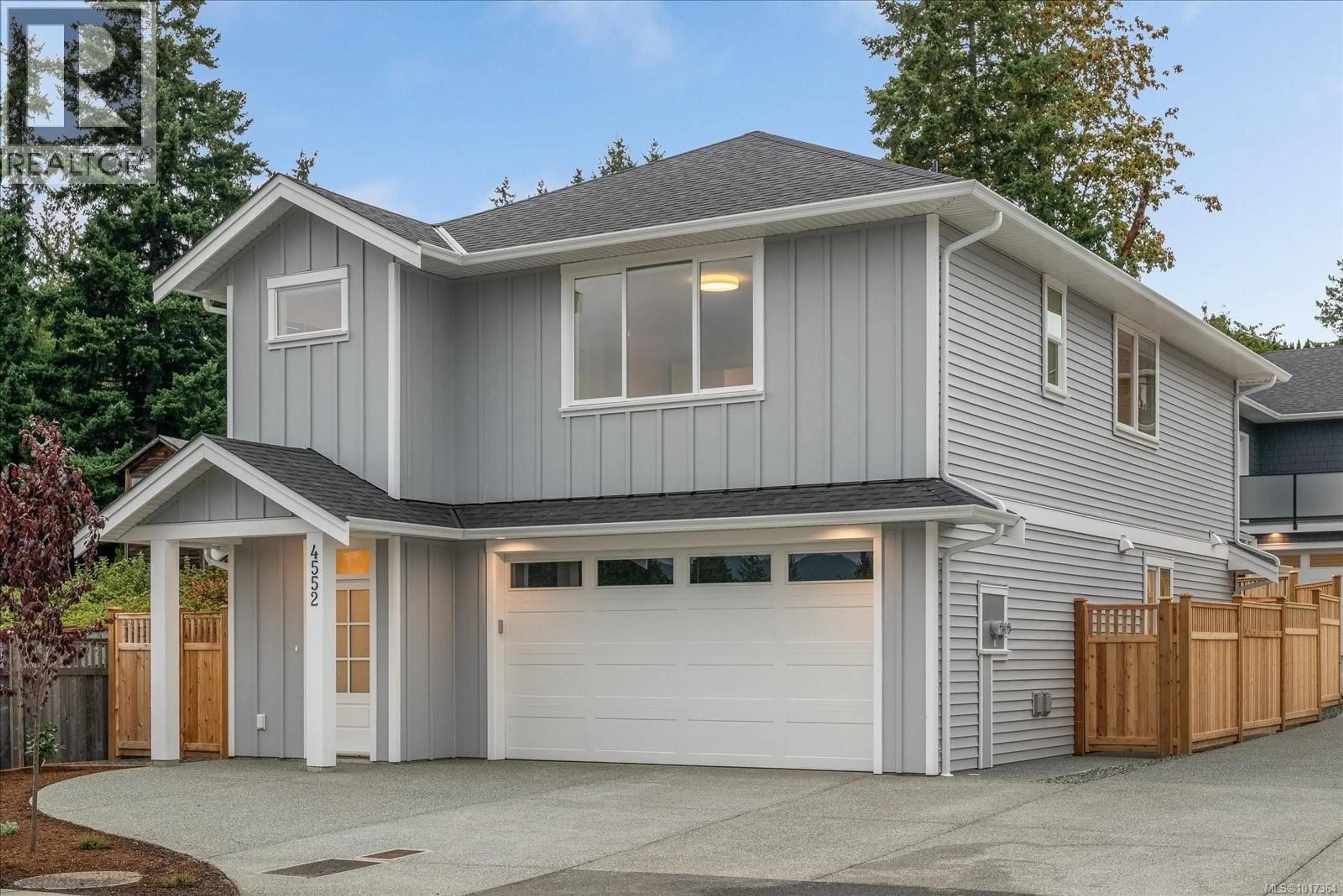 Home with vinyl exterior material, street for 4552 SUNCREST ROAD, Nanaimo British Columbia V9T0M6