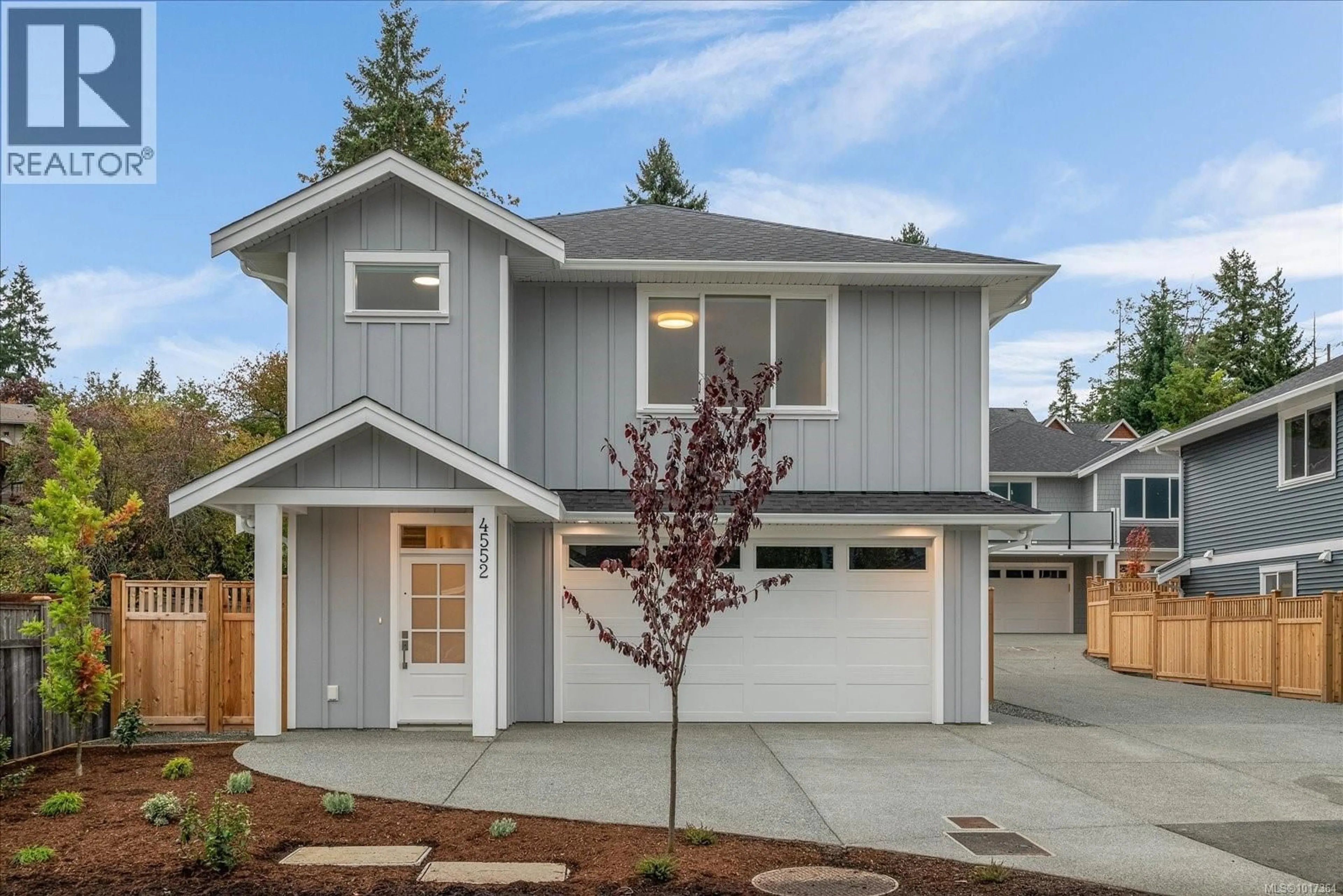 Home with vinyl exterior material, street for 4552 SUNCREST ROAD, Nanaimo British Columbia V9T0M6