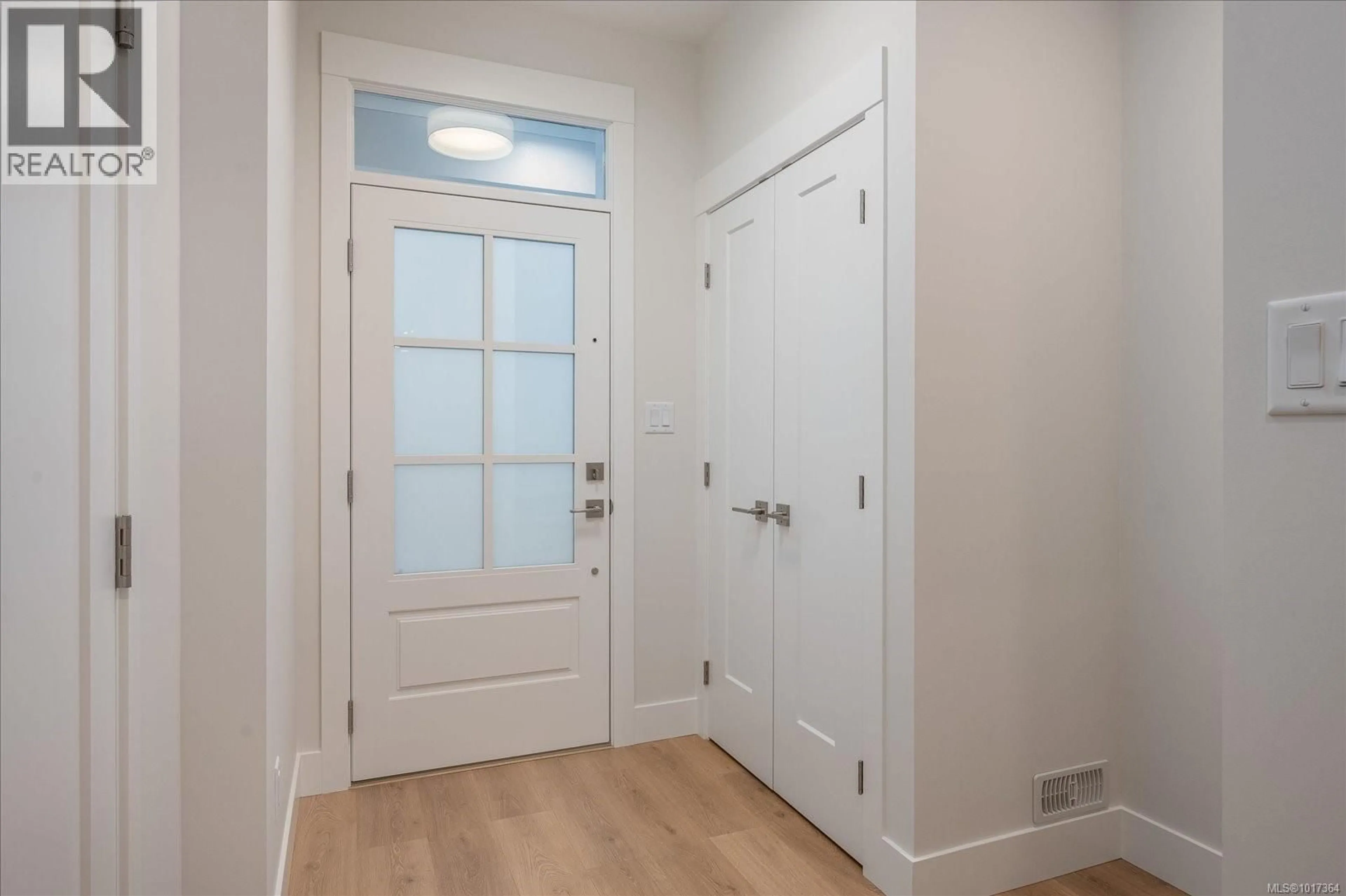 Indoor entryway for 4552 SUNCREST ROAD, Nanaimo British Columbia V9T0M6