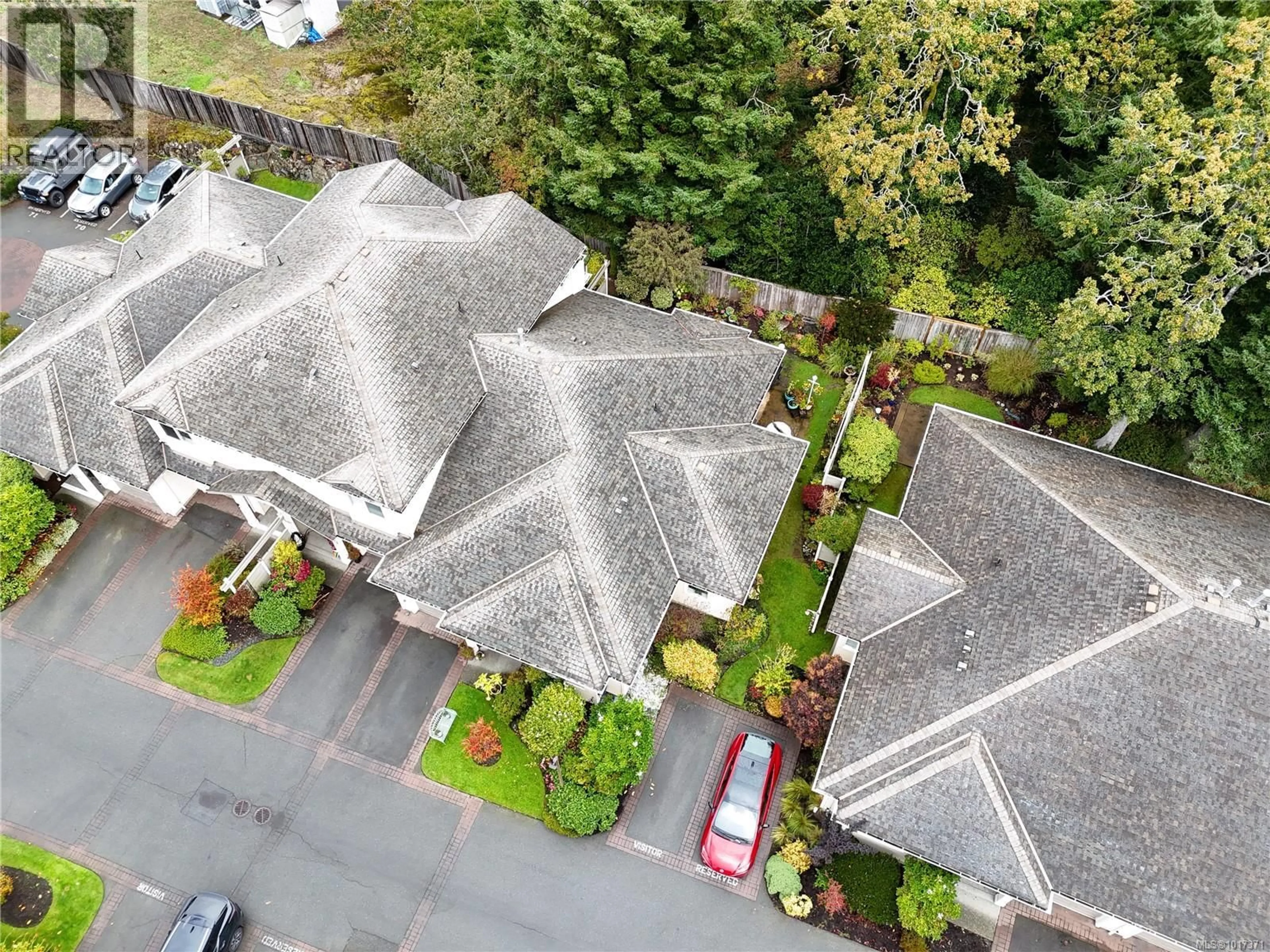 A pic from outside/outdoor area/front of a property/back of a property/a pic from drone, street for 76 - 850 PARKLANDS DRIVE, Esquimalt British Columbia V9A7L9