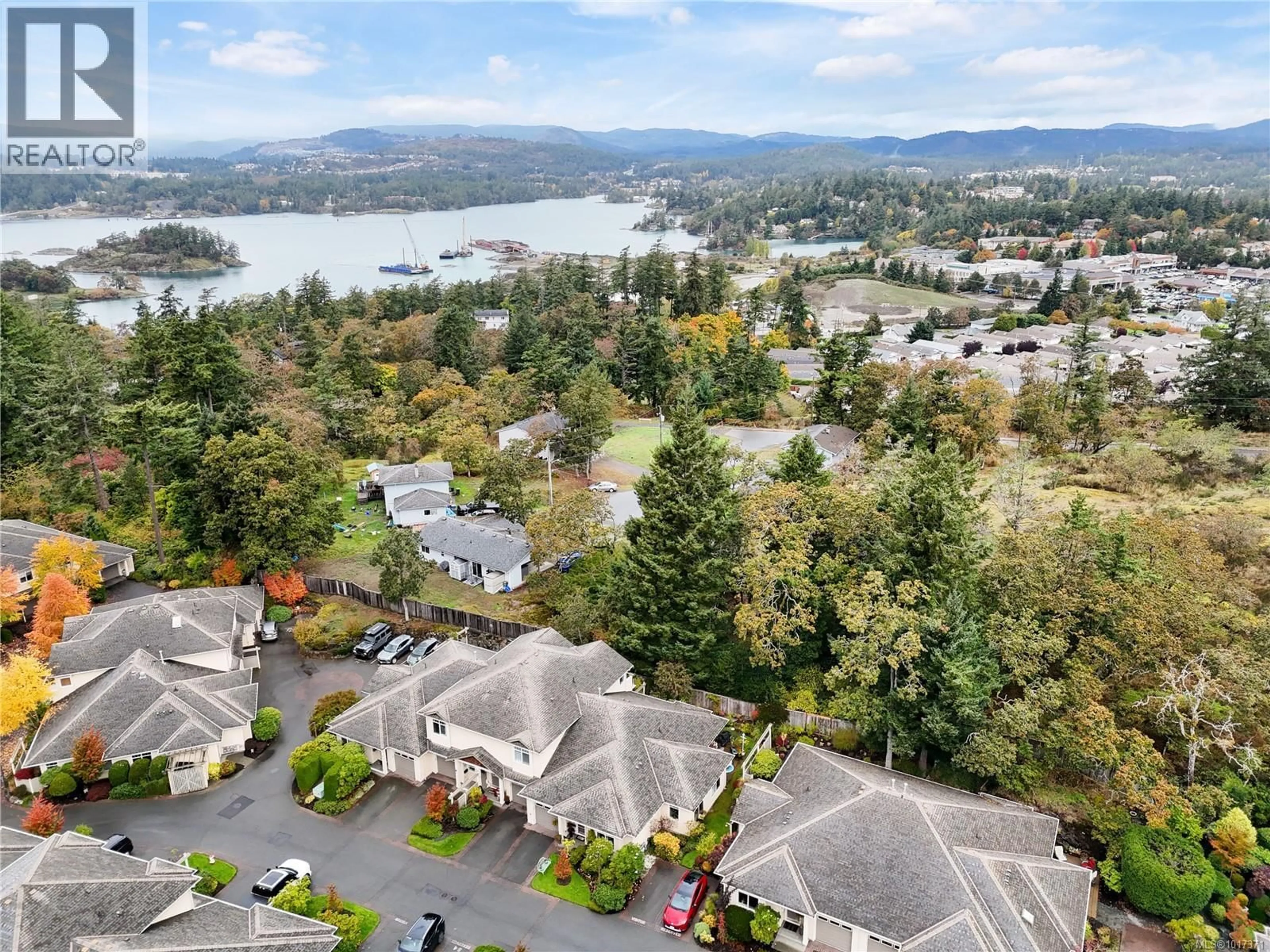 A pic from outside/outdoor area/front of a property/back of a property/a pic from drone, water/lake/river/ocean view for 76 - 850 PARKLANDS DRIVE, Esquimalt British Columbia V9A7L9