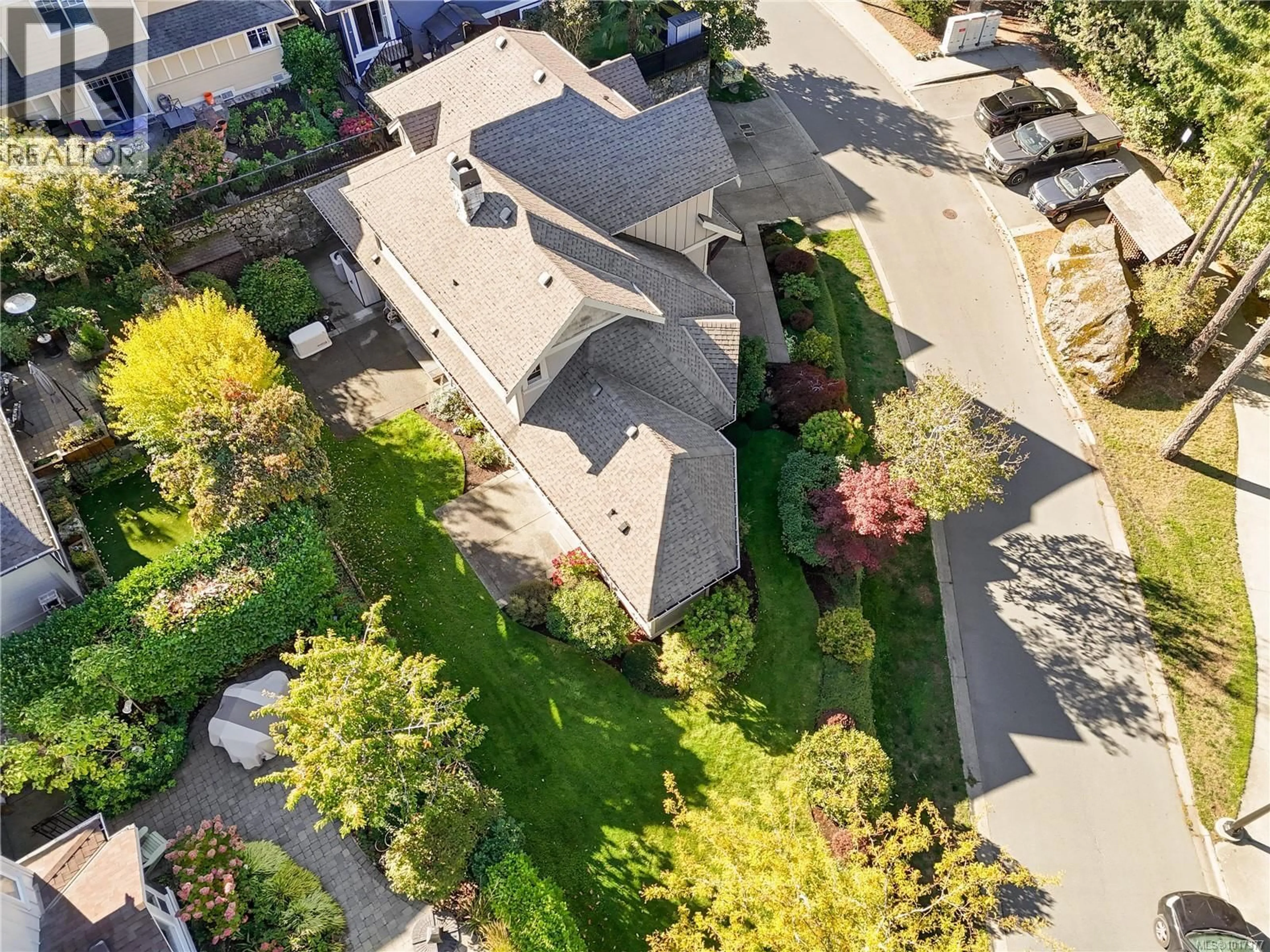 A pic from outside/outdoor area/front of a property/back of a property/a pic from drone, street for 2151 HARROW GATE, Langford British Columbia V9B6R5