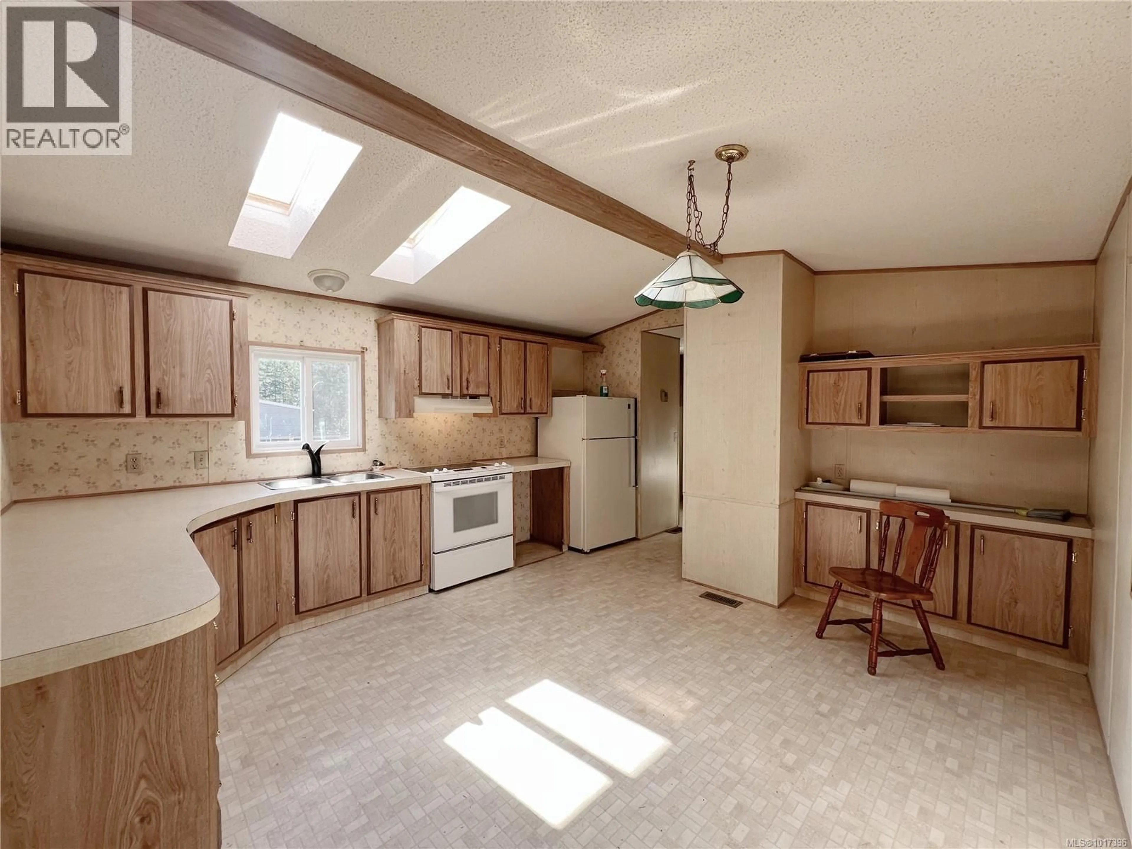 Open concept kitchen, unknown for 602 MATCHLEE DRIVE, Gold River British Columbia V0P1G0
