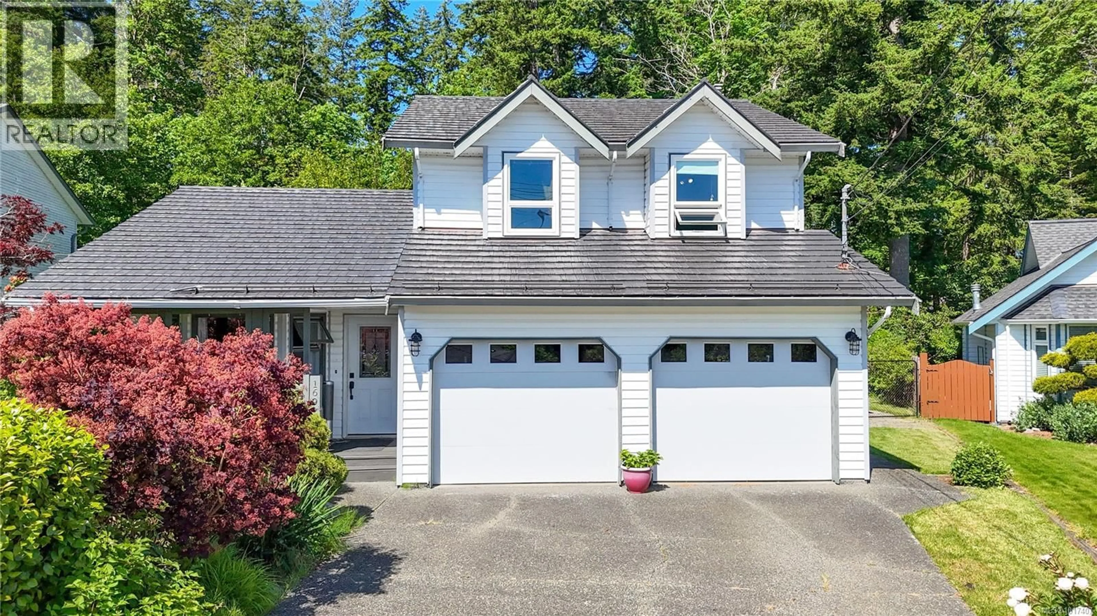 Home with vinyl exterior material, street for 1692 MEADOWBROOK DRIVE, Campbell River British Columbia V9W7E7