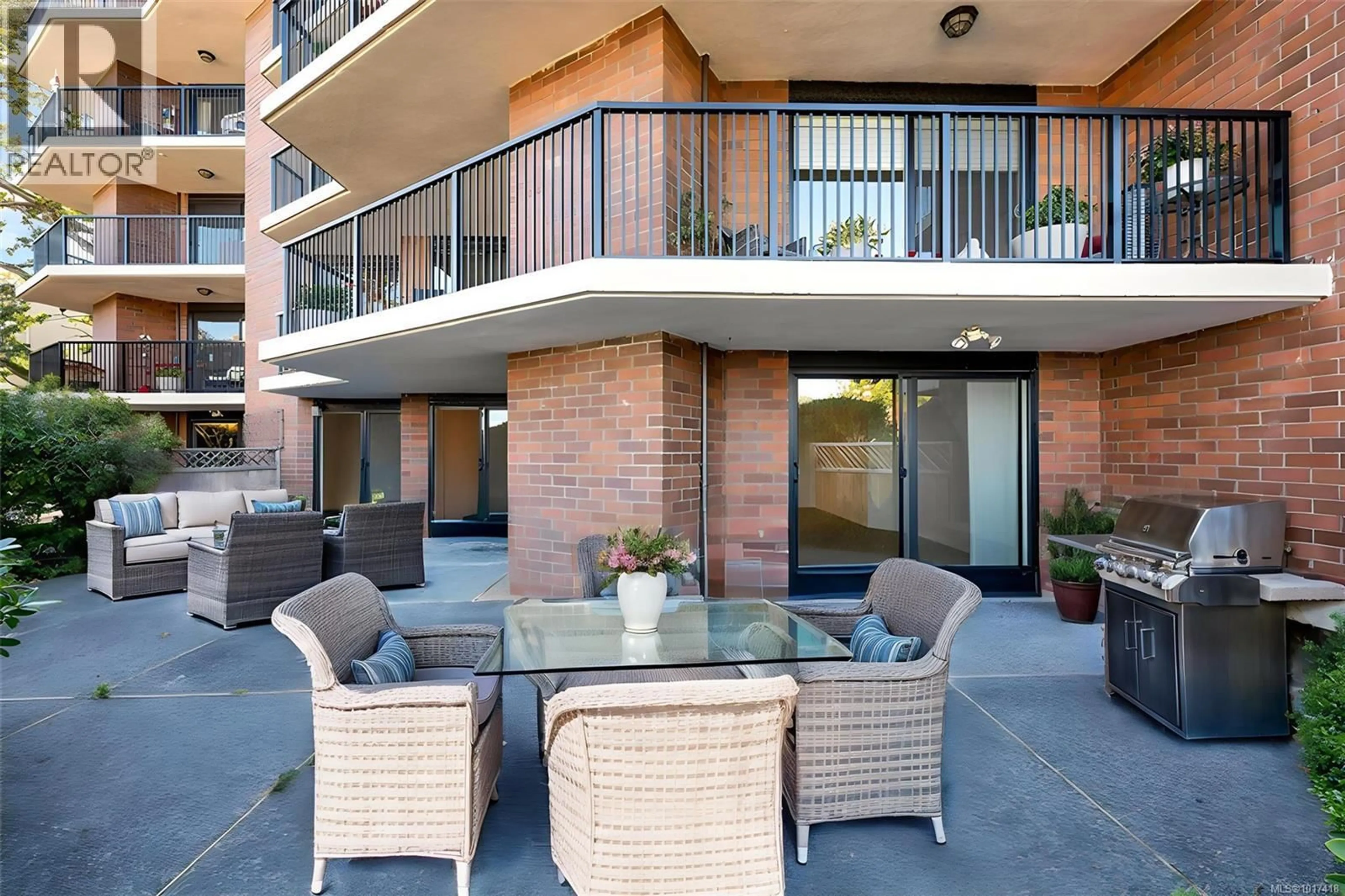 Patio, unknown for 103 - 1375 NEWPORT AVENUE, Oak Bay British Columbia V8S5E8