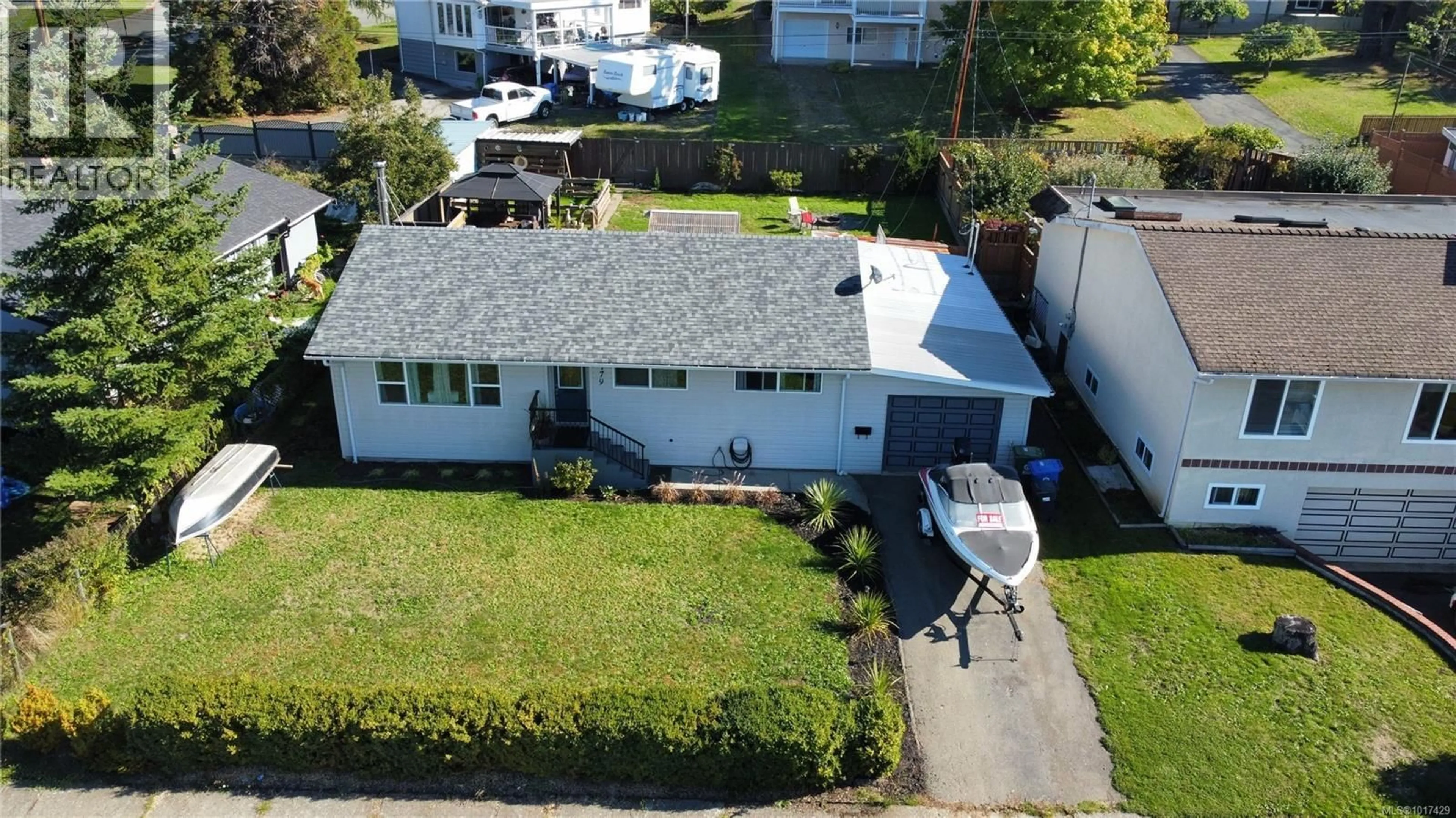 A pic from outside/outdoor area/front of a property/back of a property/a pic from drone, street for 3779 17TH AVENUE, Port Alberni British Columbia V9Y5G4