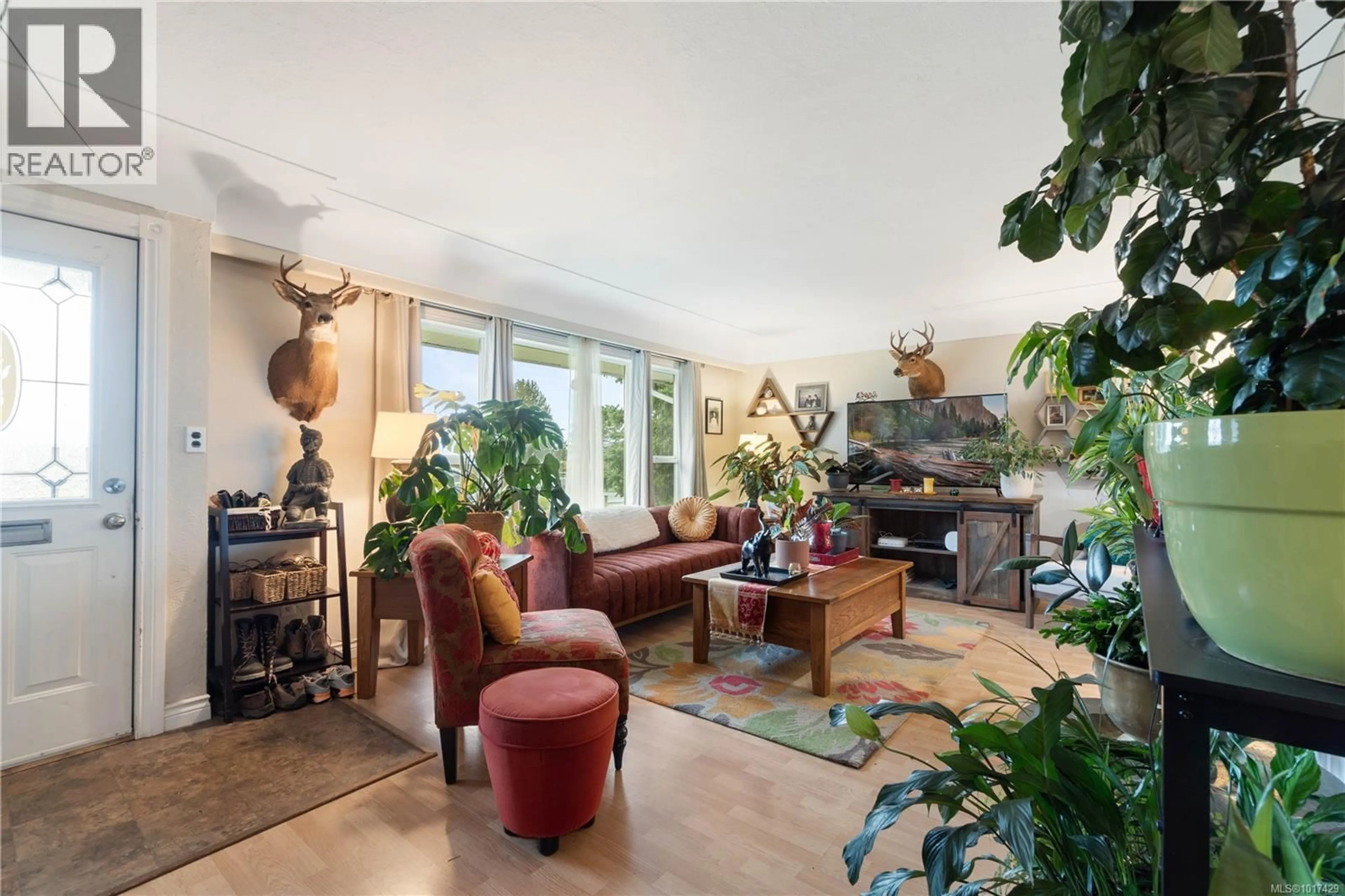 Living room with furniture, unknown for 3779 17TH AVENUE, Port Alberni British Columbia V9Y5G4