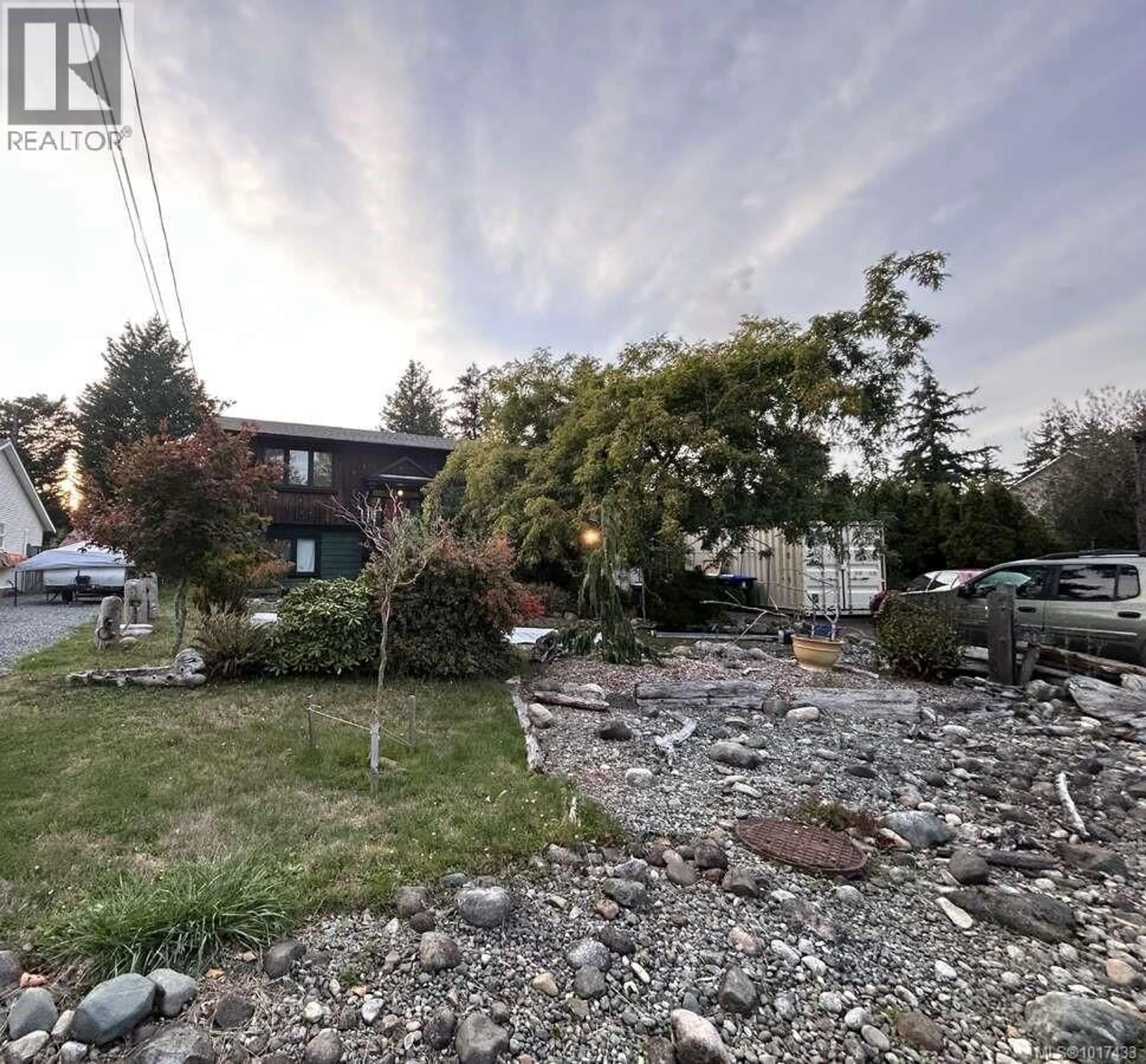A pic from outside/outdoor area/front of a property/back of a property/a pic from drone, street for 347 PRITCHARD ROAD, Comox British Columbia V9M2Y8