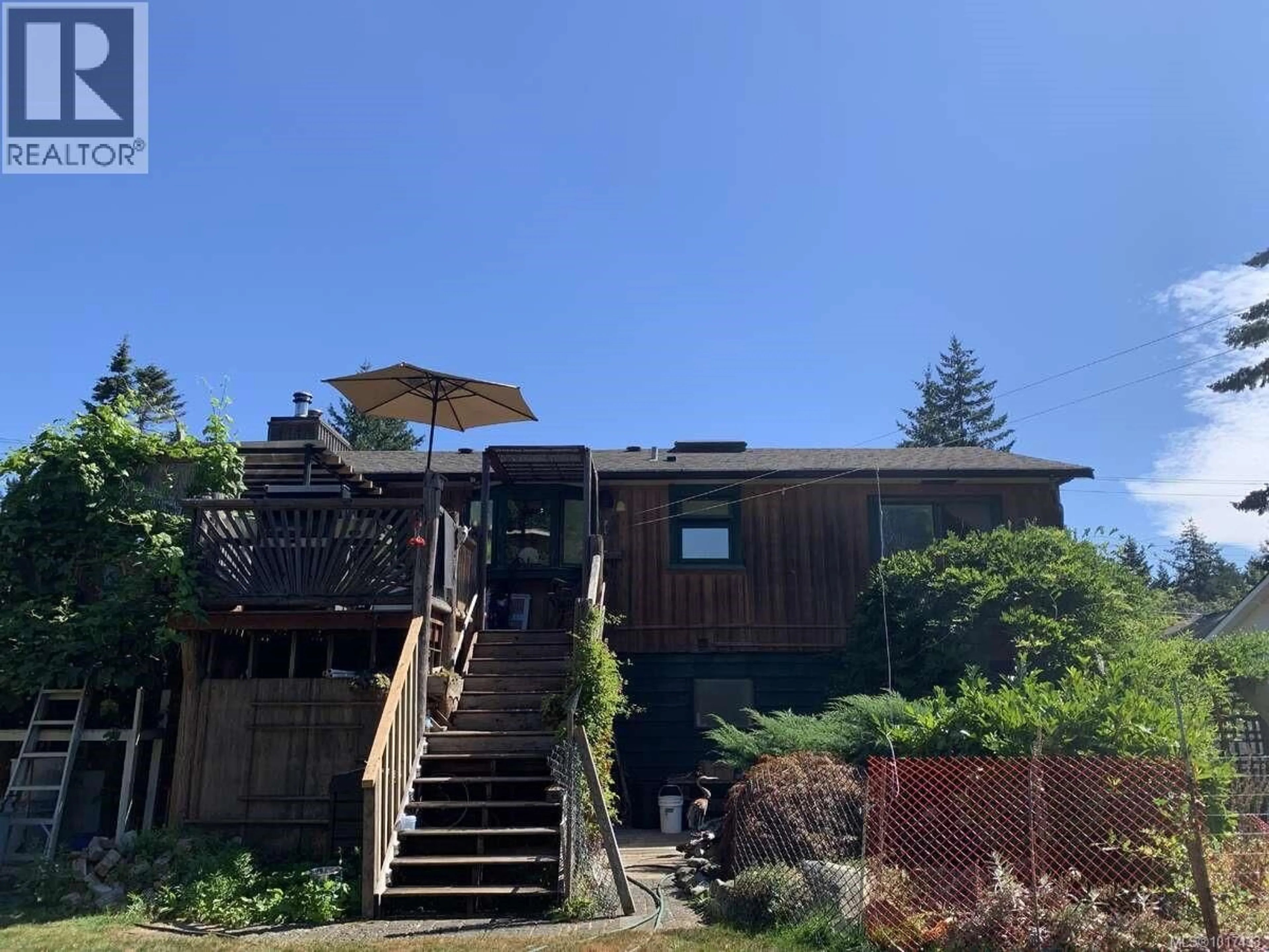 A pic from outside/outdoor area/front of a property/back of a property/a pic from drone, water/lake/river/ocean view for 347 PRITCHARD ROAD, Comox British Columbia V9M2Y8