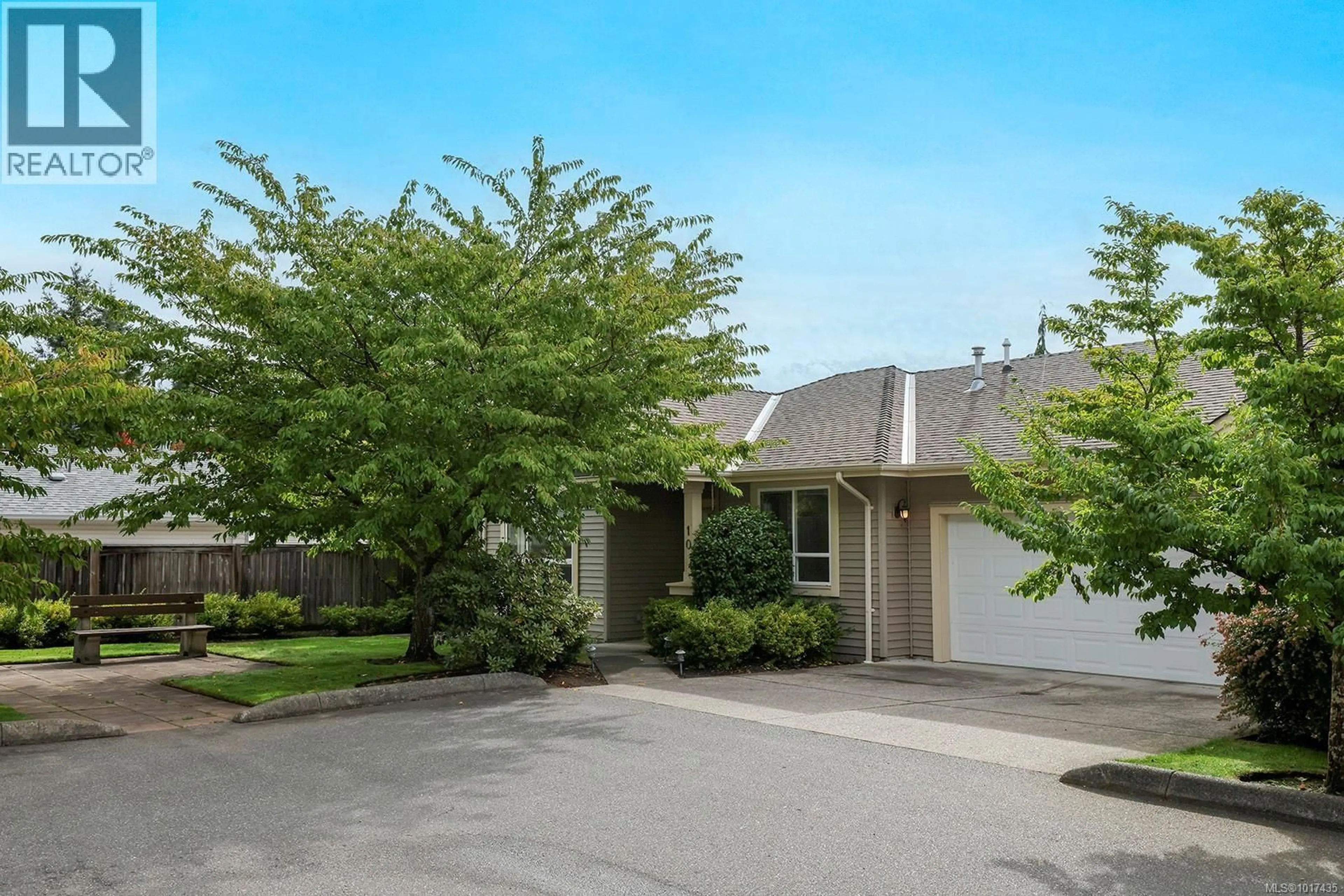Home with vinyl exterior material, street for 10 - 730 ASPEN ROAD, Comox British Columbia V9M0A4