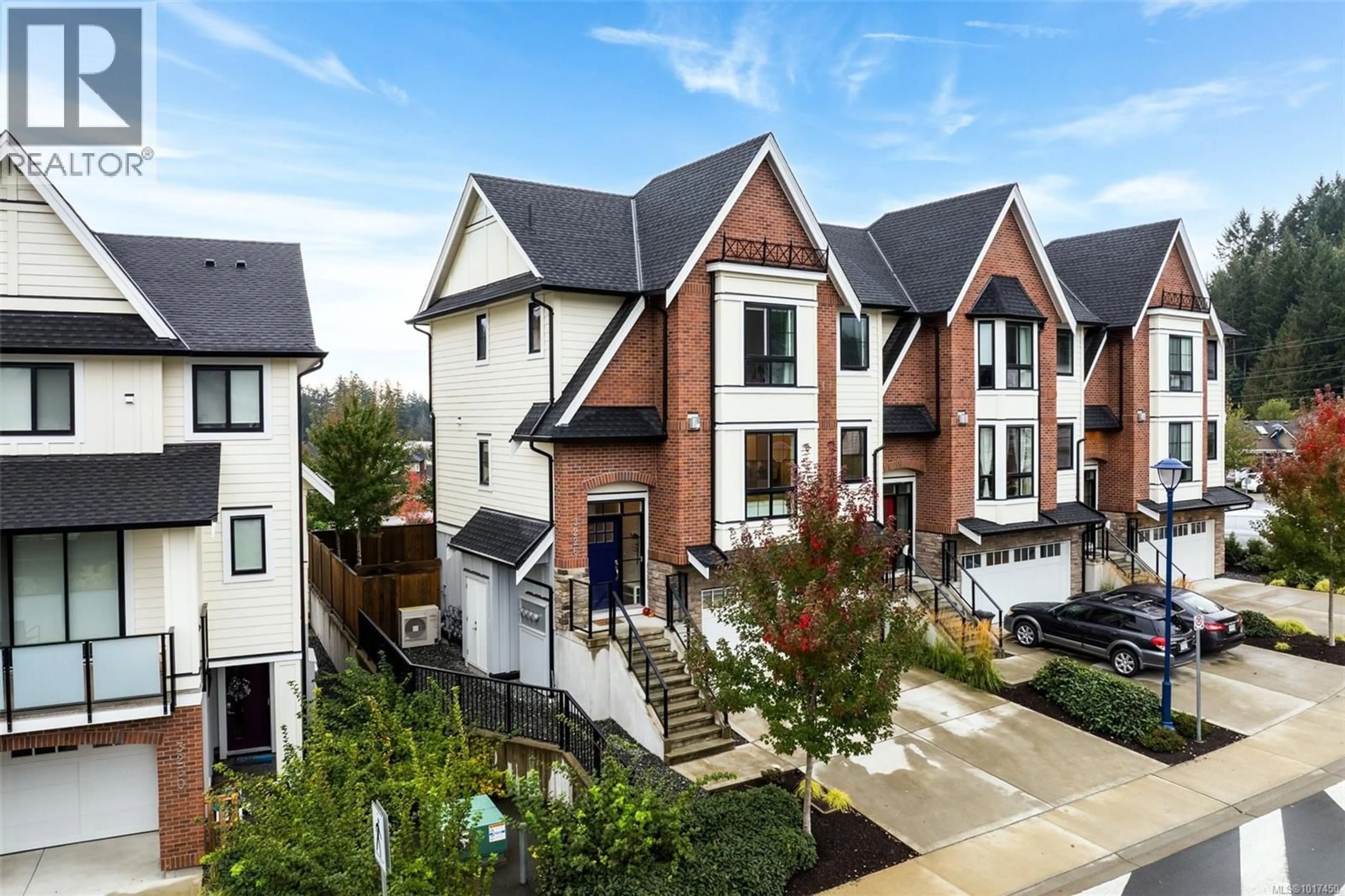 A pic from outside/outdoor area/front of a property/back of a property/a pic from drone, street for 3226 KETTLE CREEK CRESCENT, Langford British Columbia V9B3A2