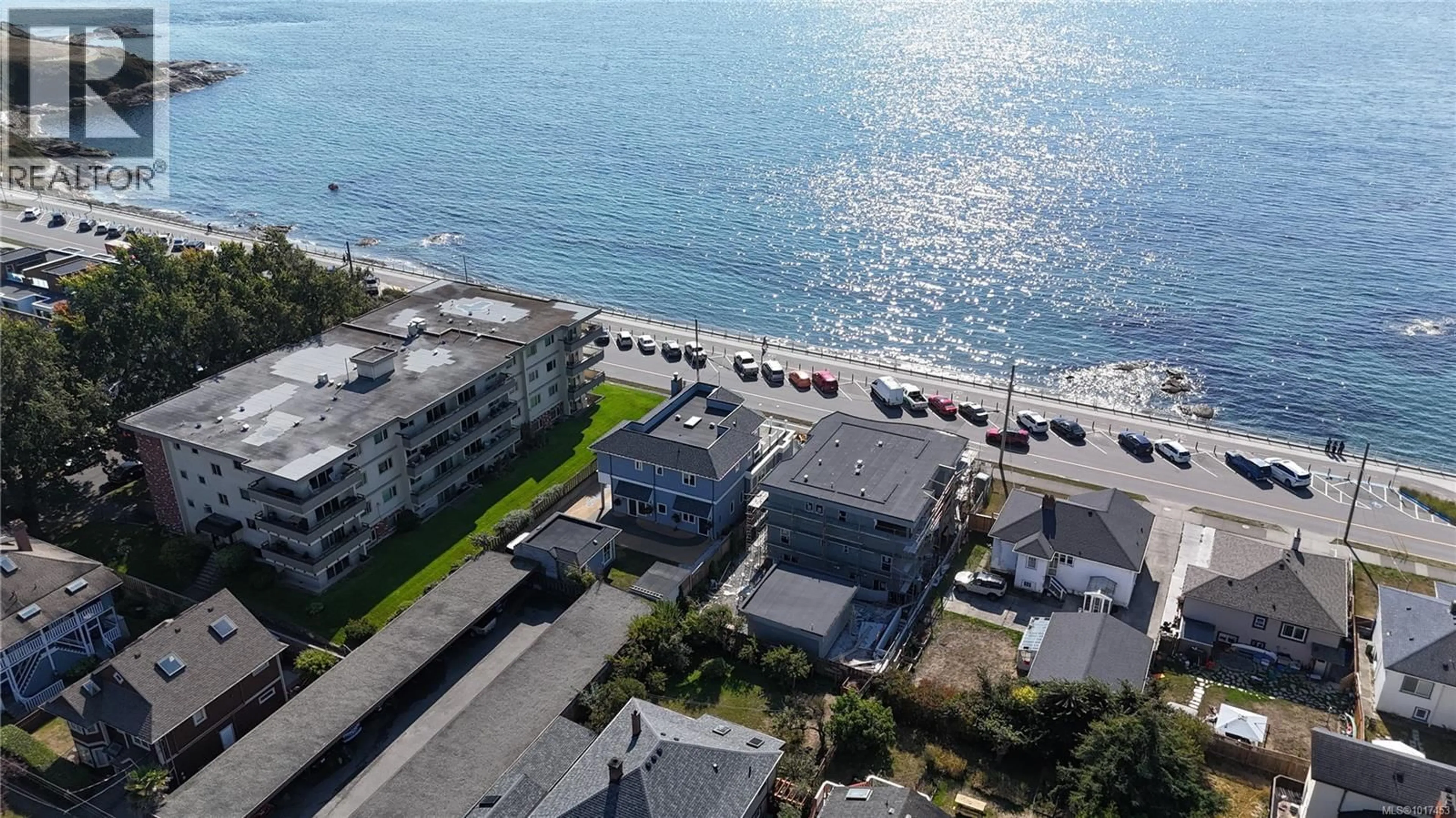 A pic from outside/outdoor area/front of a property/back of a property/a pic from drone, water/lake/river/ocean view for 2 - 338 DALLAS ROAD, Victoria British Columbia V8V1A8