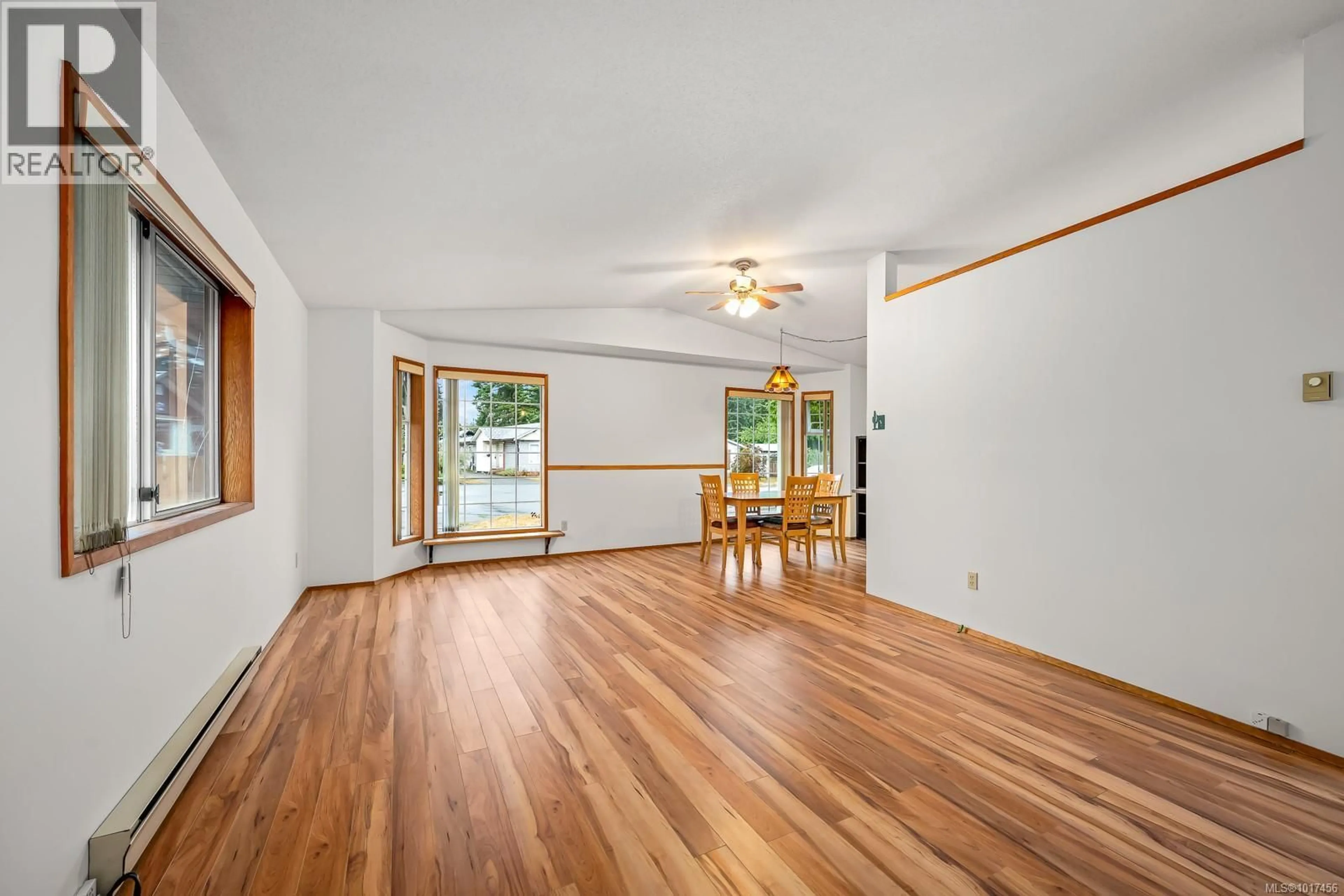 Unknown for 2105 PEMBERTON PLACE, Comox British Columbia V9M3P8