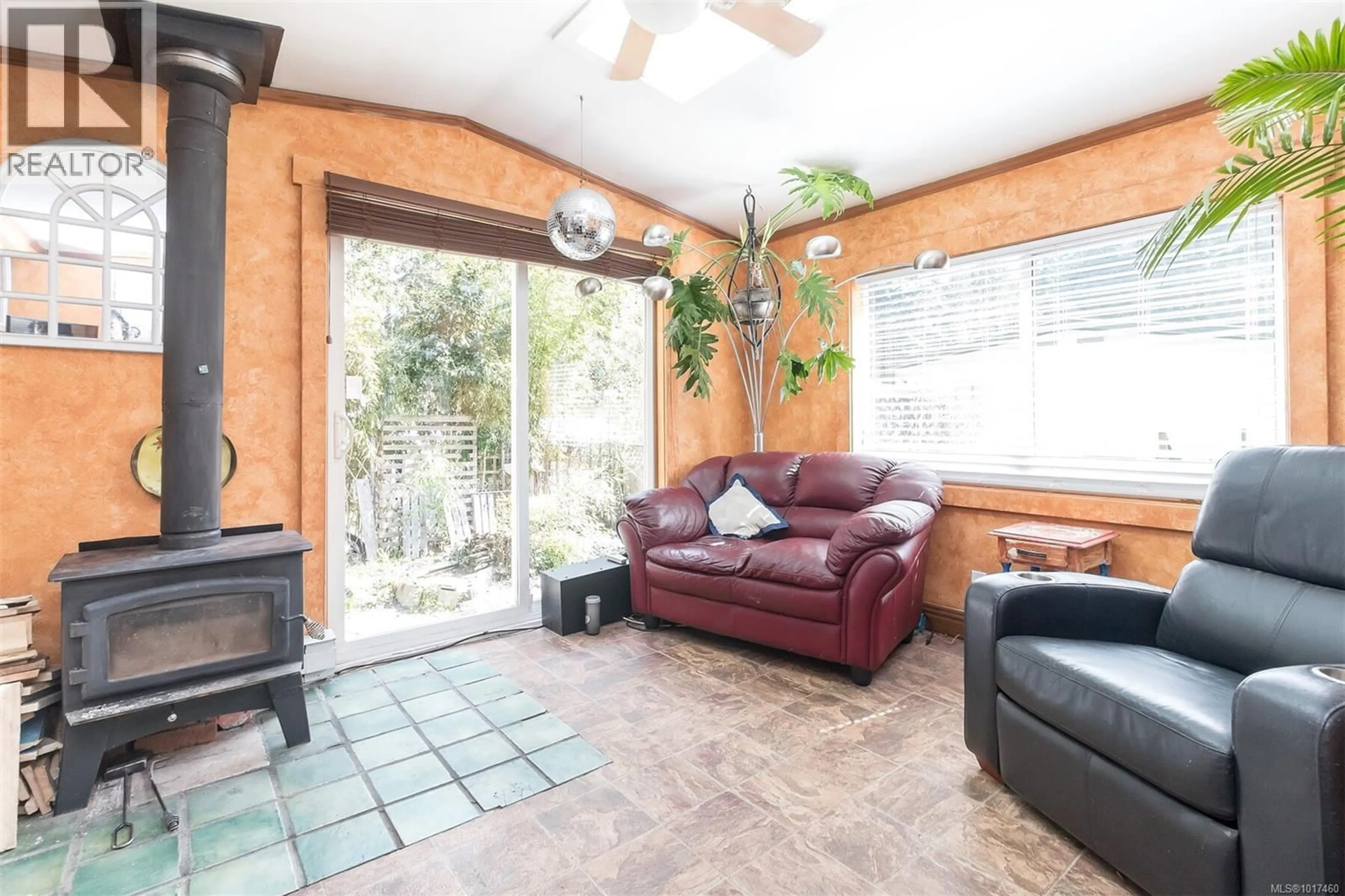 Living room with furniture, unknown for 143 - 2500 FLORENCE LAKE ROAD, Langford British Columbia V9B4H2