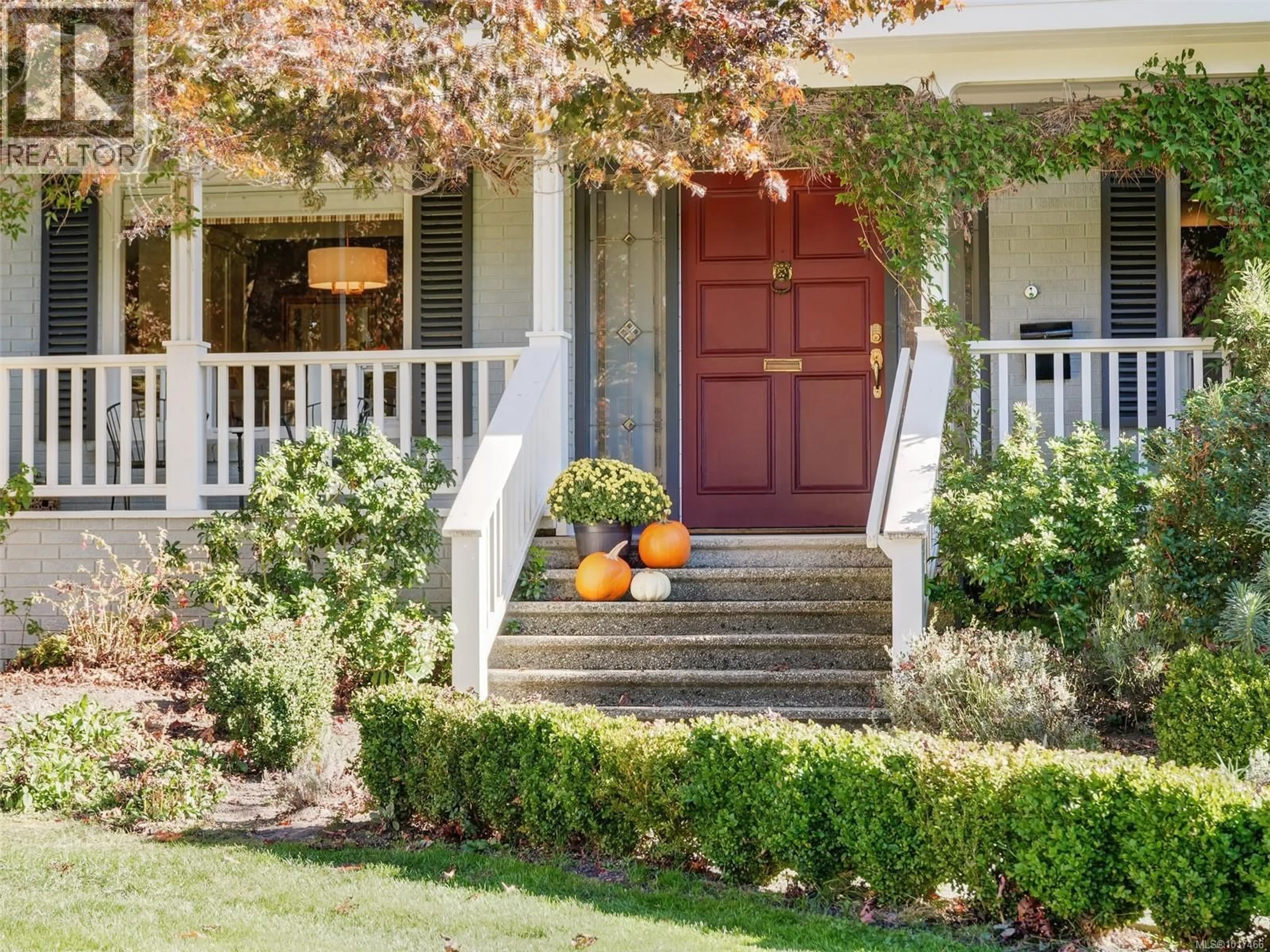 Indoor entryway for 3381 WOODBURN AVENUE, Oak Bay British Columbia V8P5B8
