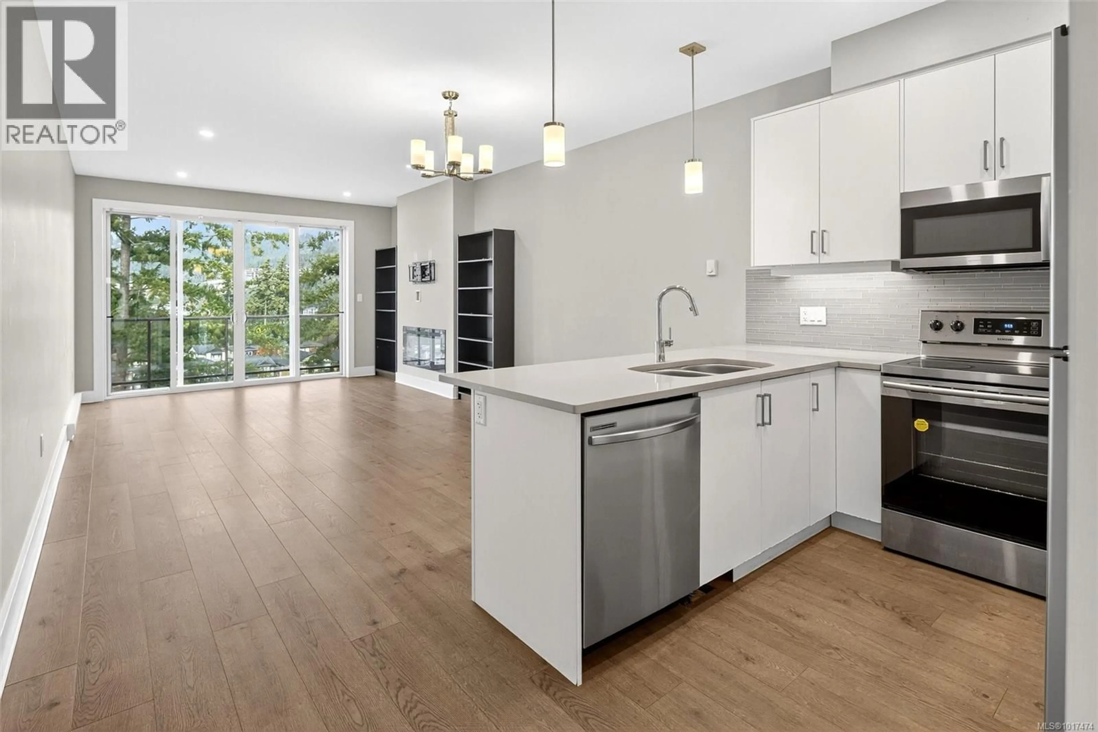 Open concept kitchen, unknown for 948 WARBLER CLOSE, Langford British Columbia V9C0J4