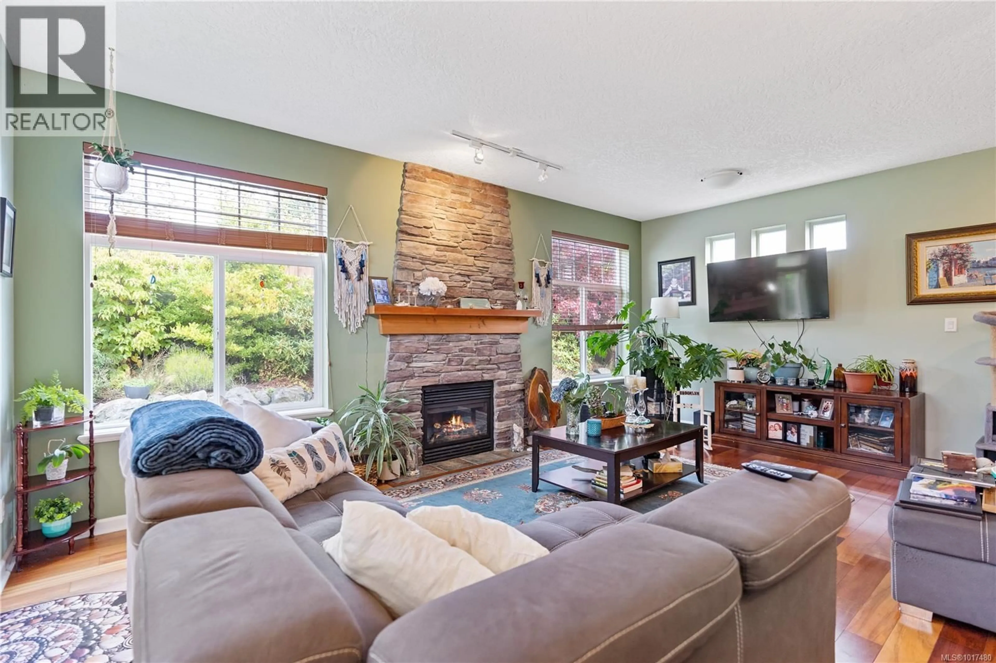 Living room with furniture, unknown for 6442 BIRCHVIEW WAY, Sooke British Columbia V9Z1J9