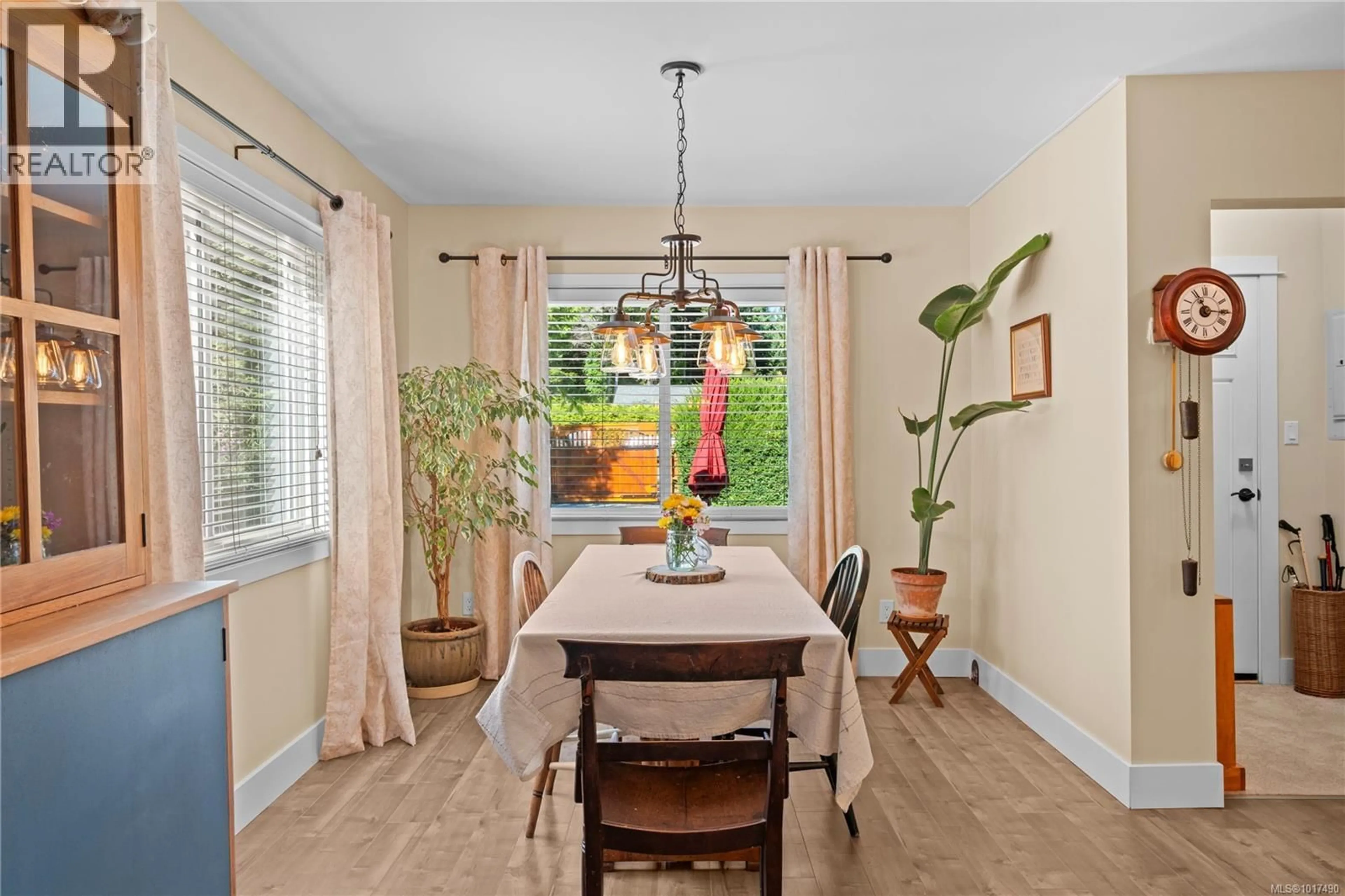 Dining room, unknown for 572 BERWICK ROAD NORTH, Qualicum Beach British Columbia V9K1L1