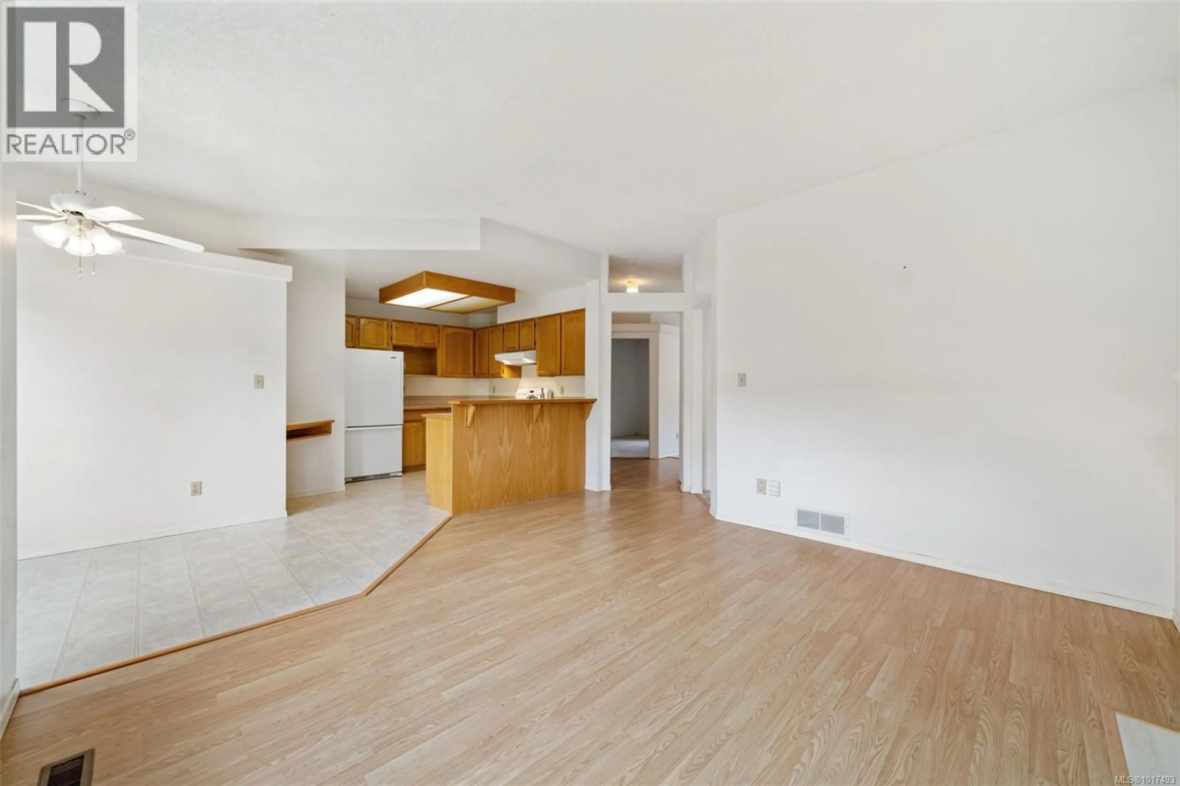 A pic of a room for 102 - 4515 PIPELINE ROAD, Saanich British Columbia V8Z5M3