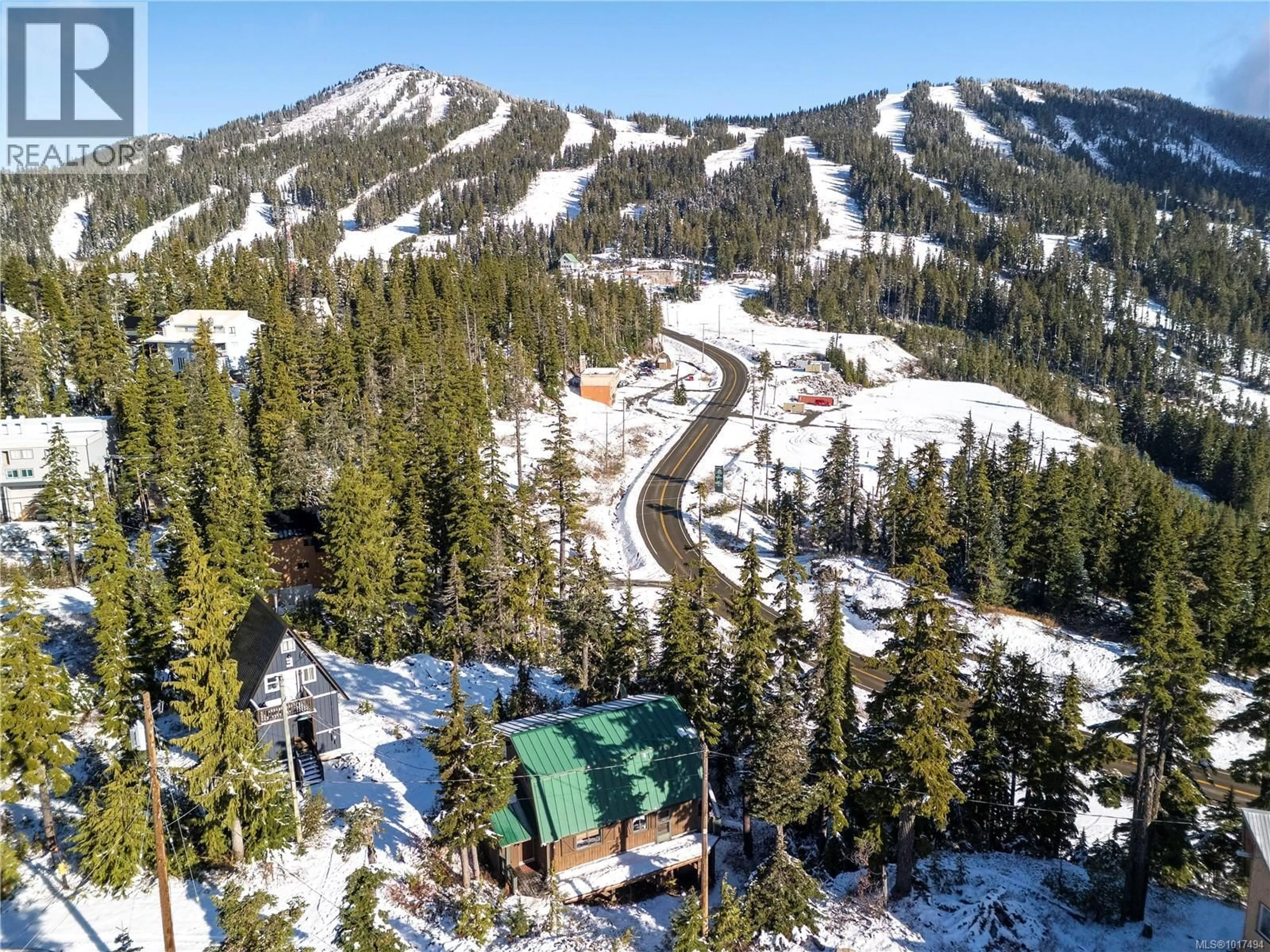 A pic from outside/outdoor area/front of a property/back of a property/a pic from drone, mountain view for 706 GLACIER VIEW CLOSE, Courtenay British Columbia V9T1L0