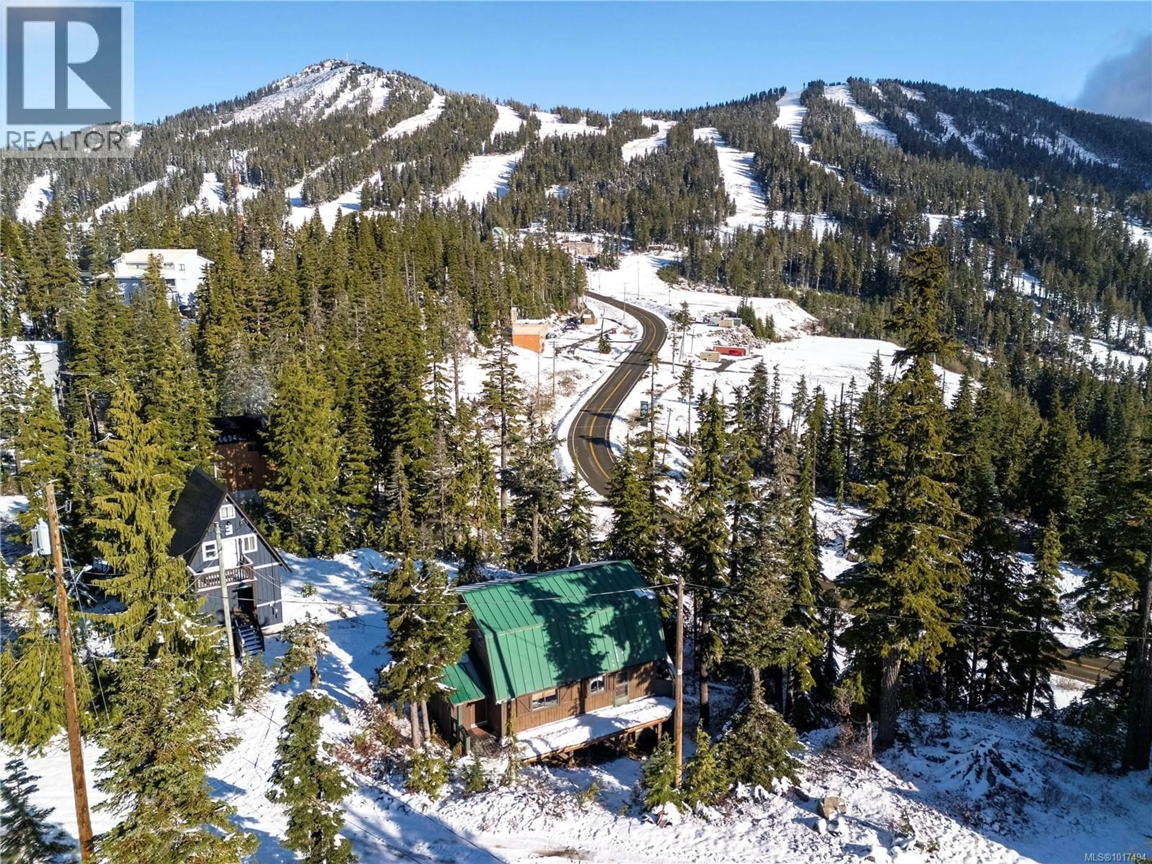 A pic from outside/outdoor area/front of a property/back of a property/a pic from drone, mountain view for 706 GLACIER VIEW CLOSE, Courtenay British Columbia V9T1L0