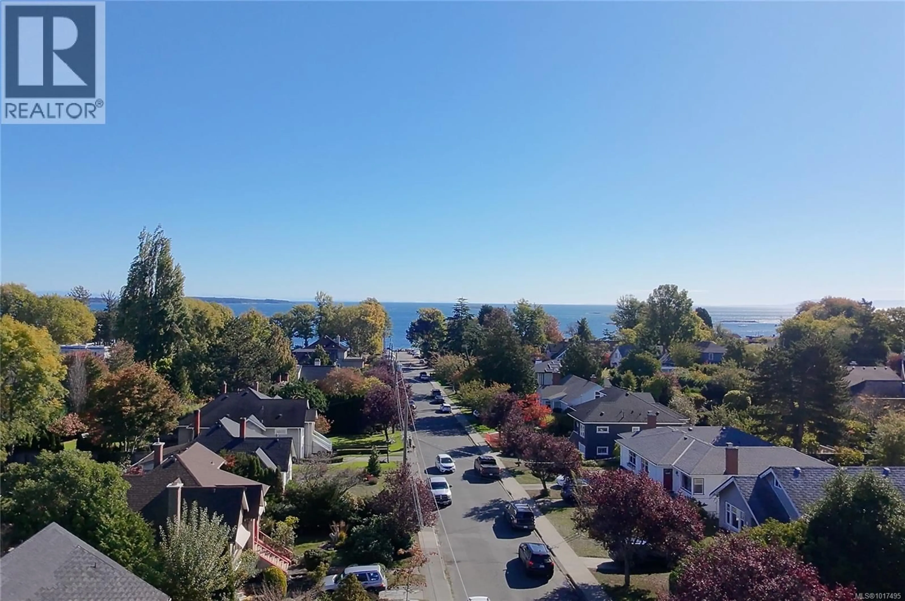 A pic from outside/outdoor area/front of a property/back of a property/a pic from drone, water/lake/river/ocean view for 2586 DALHOUSIE STREET, Oak Bay British Columbia V8R2H9