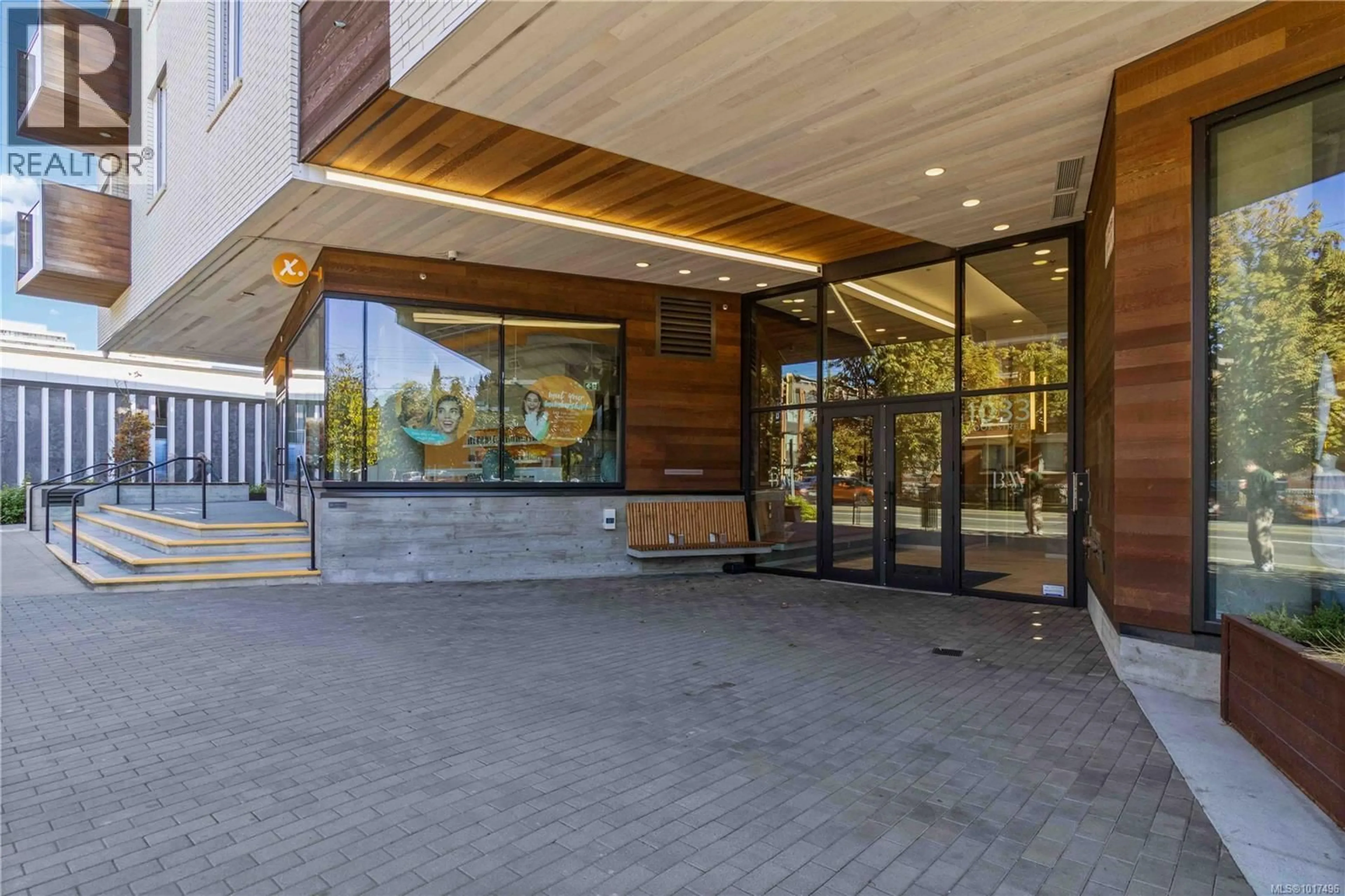 Indoor foyer for 409 - 1033 COOK STREET, Victoria British Columbia V8V0E1