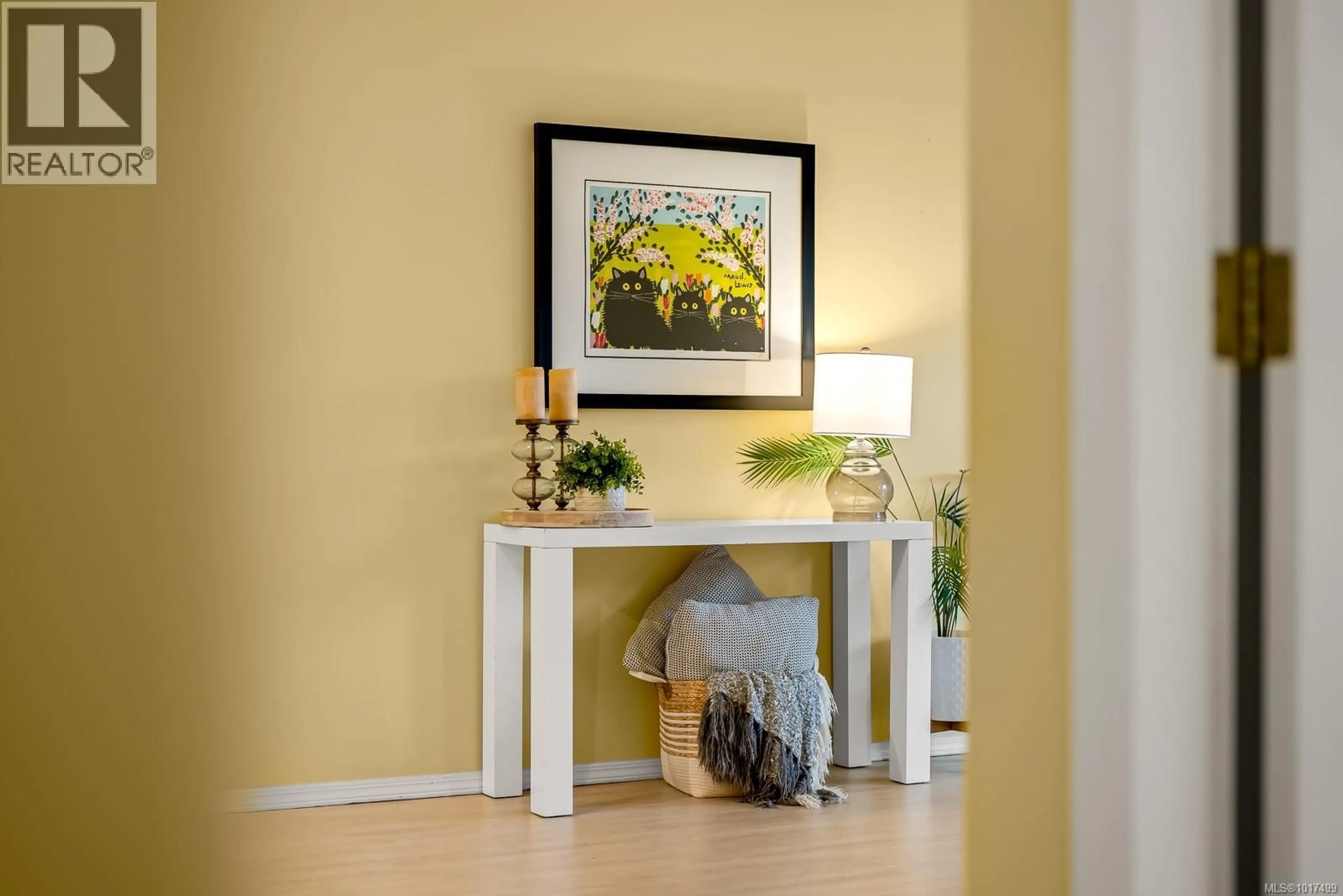 Indoor entryway for 203 - 4686 ALDERWOOD PLACE, Courtenay British Columbia V9N9A1