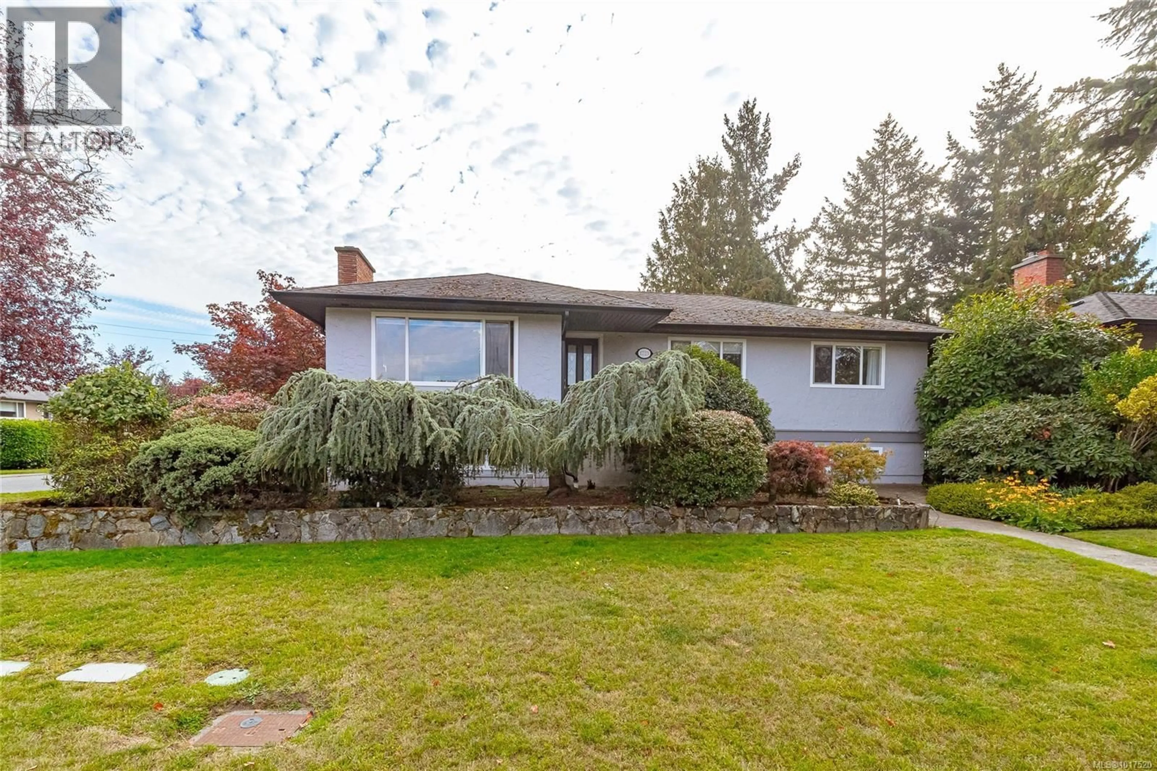 Unknown for 1723 TAYLOR STREET, Saanich British Columbia V8R3E7