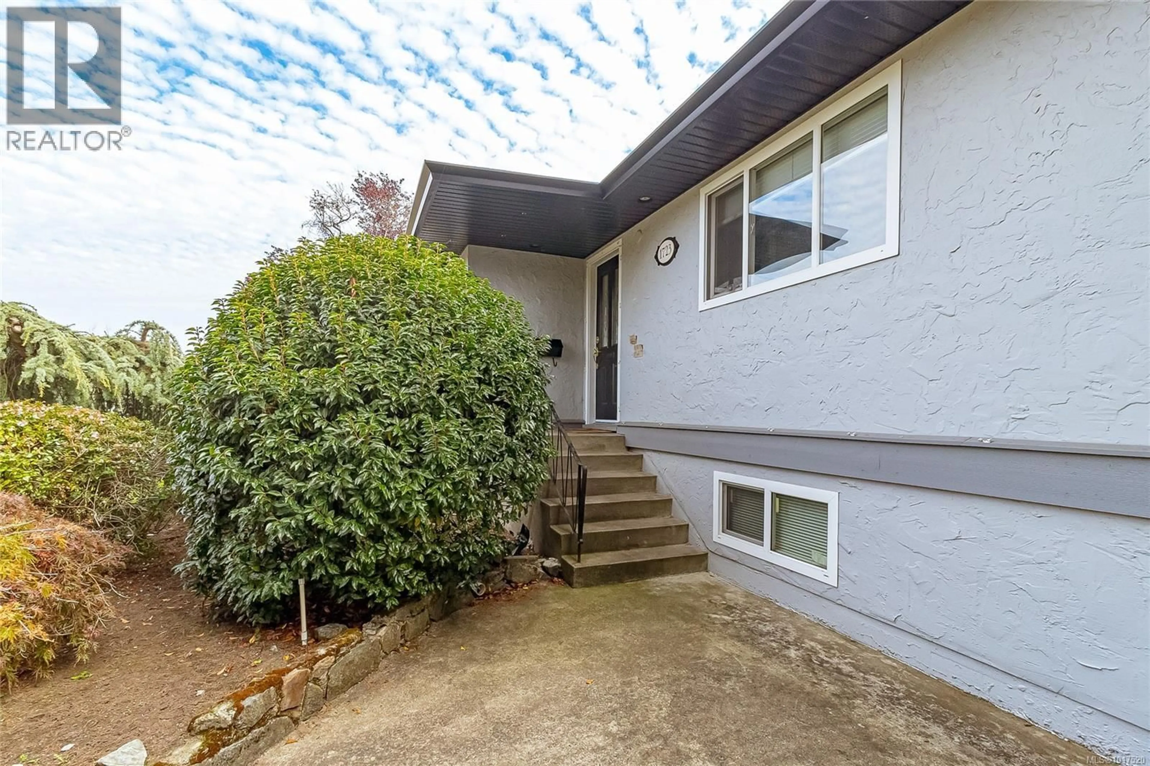 Unknown for 1723 TAYLOR STREET, Saanich British Columbia V8R3E7