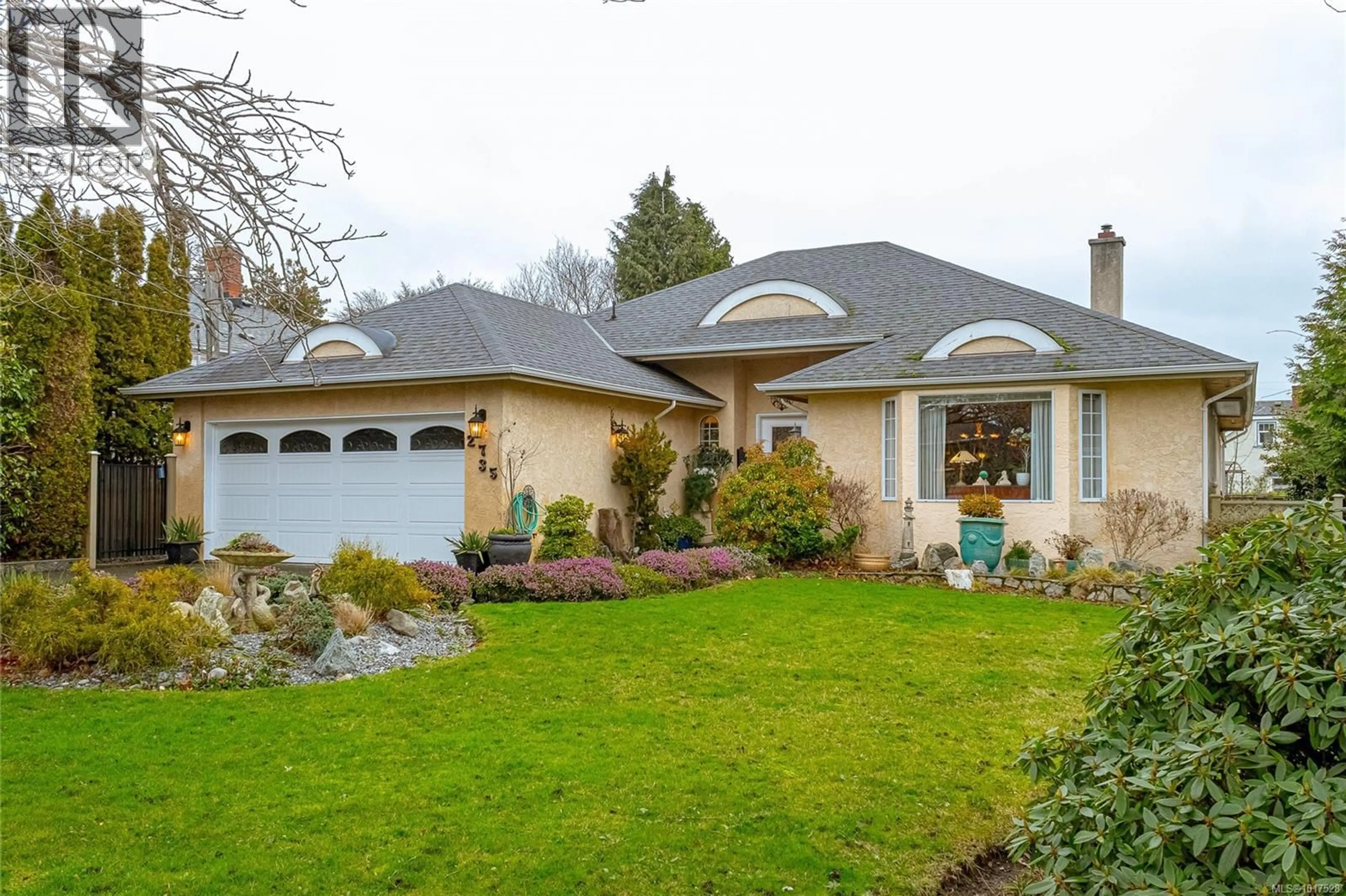 Home with vinyl exterior material, street for 2735 CADBORO BAY ROAD, Oak Bay British Columbia V8R5J6