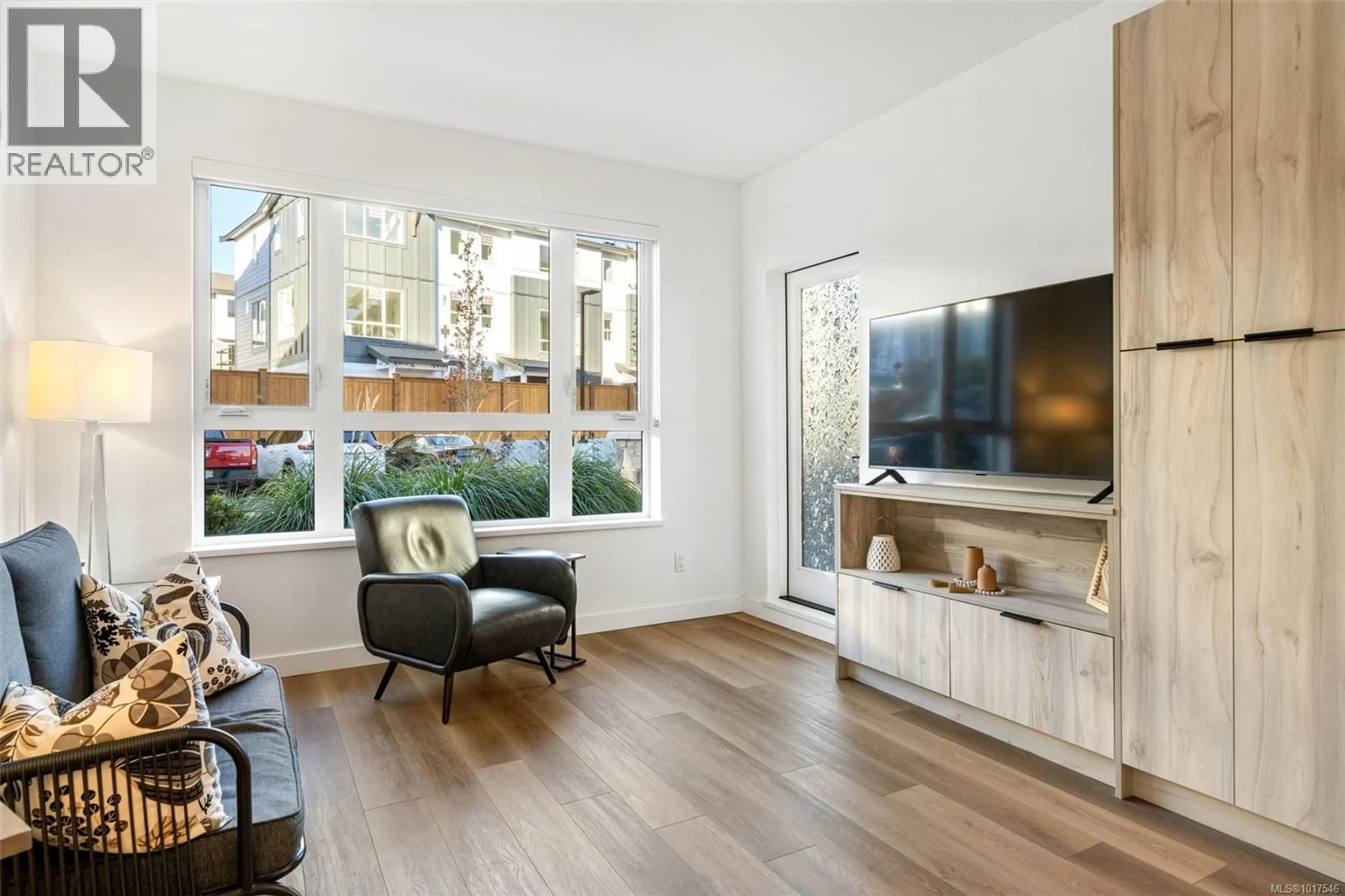 Living room with furniture, unknown for 100 - 3564B RYDER HESJEDAL WAY, Colwood British Columbia V9C0V3