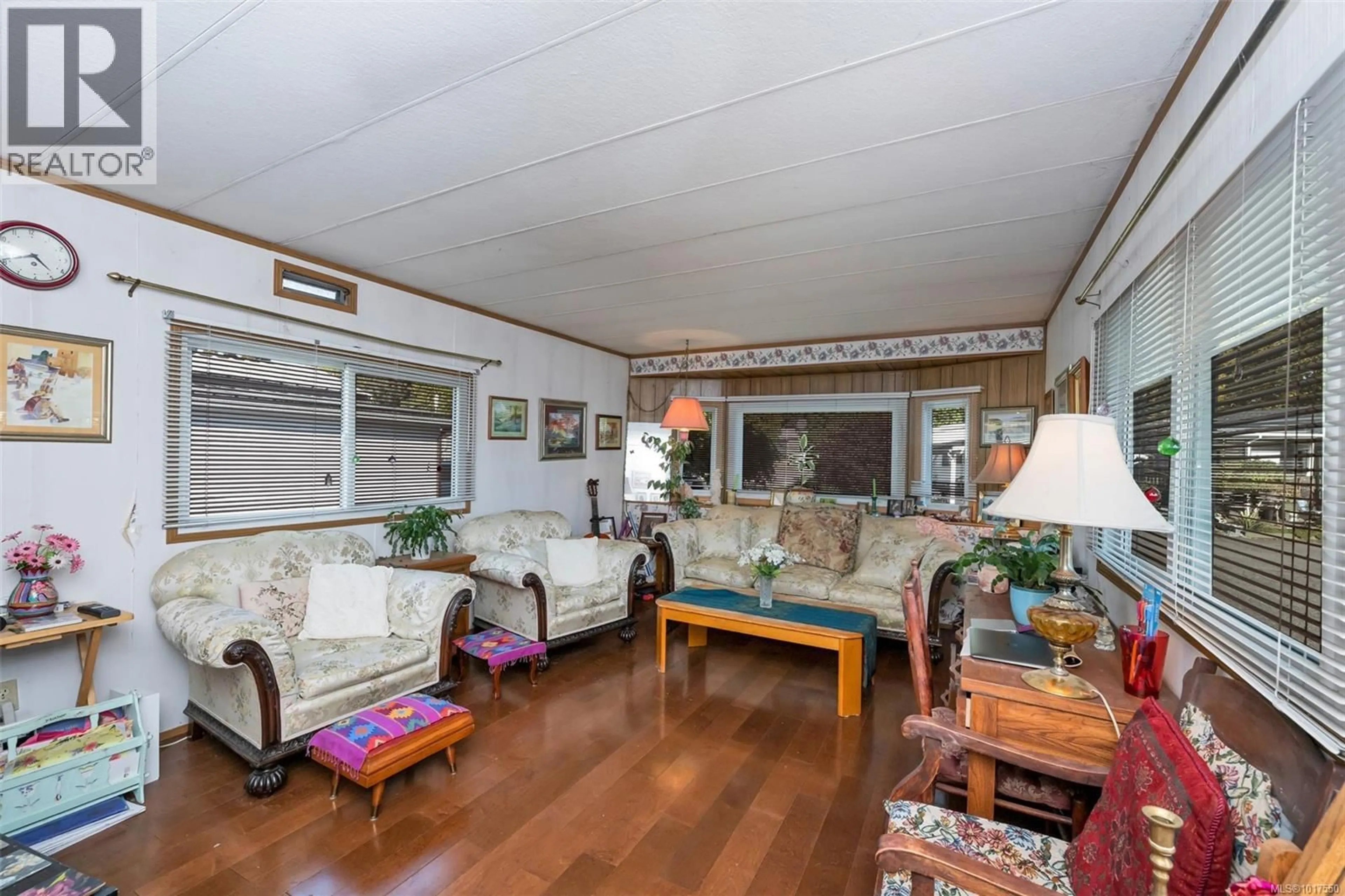Living room with furniture, unknown for 307 - 2885 BOYS ROAD, Duncan British Columbia V9L4Y9