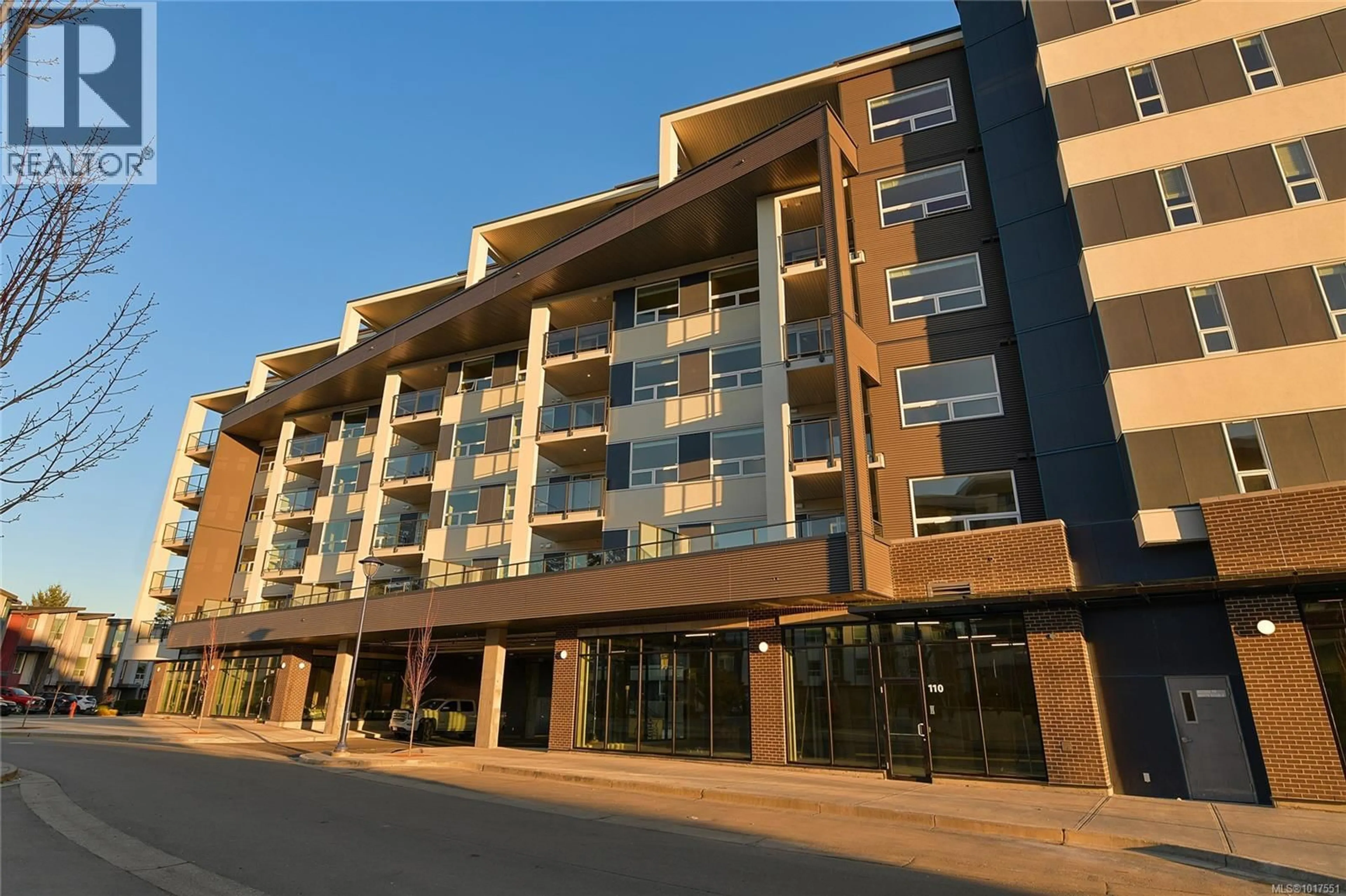 Indoor foyer for 308 - 947 WHIRLAWAY CRESCENT, Langford British Columbia V9B6W6