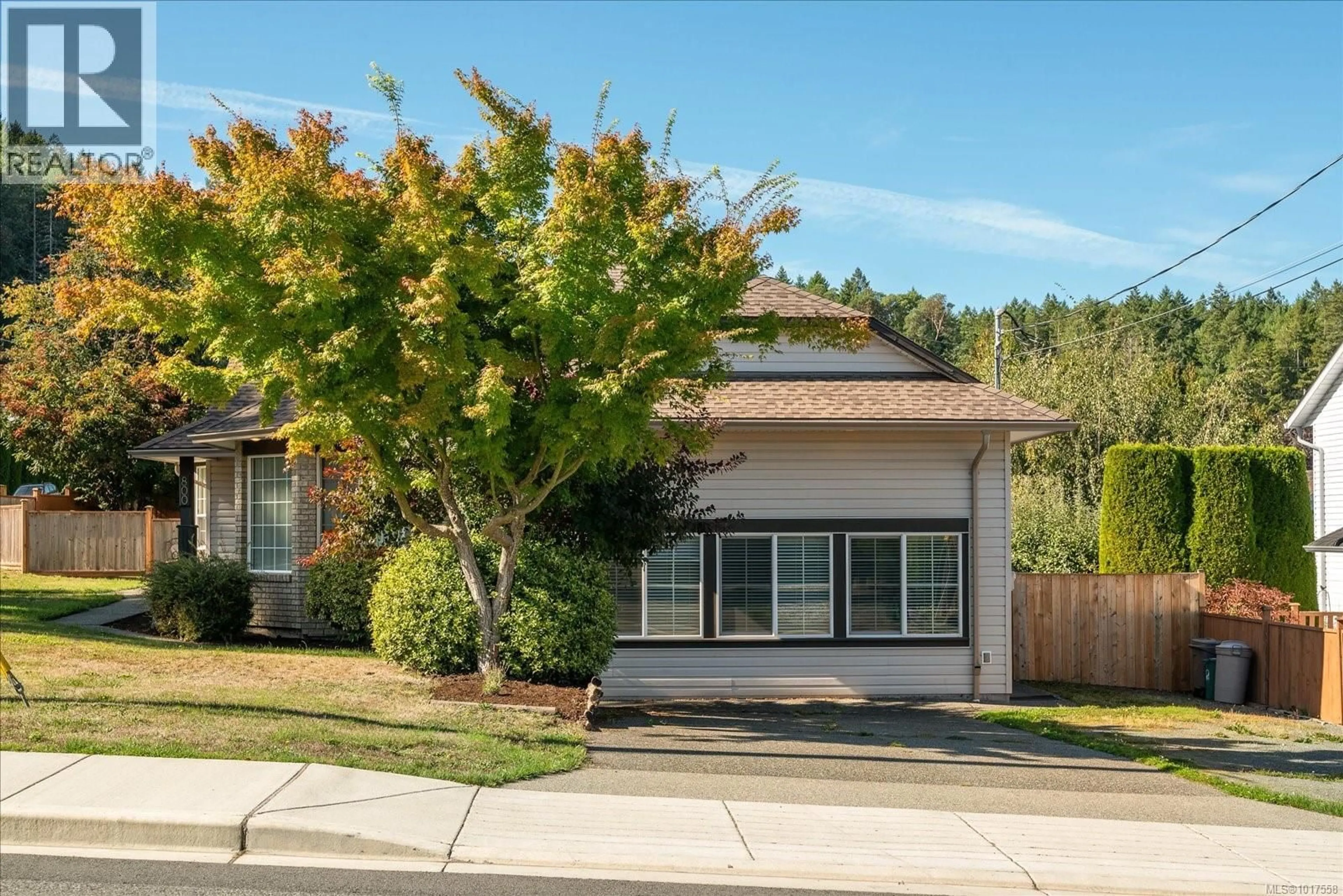 Home with vinyl exterior material, street for 800 COLONIA DRIVE, Ladysmith British Columbia V9G1N2