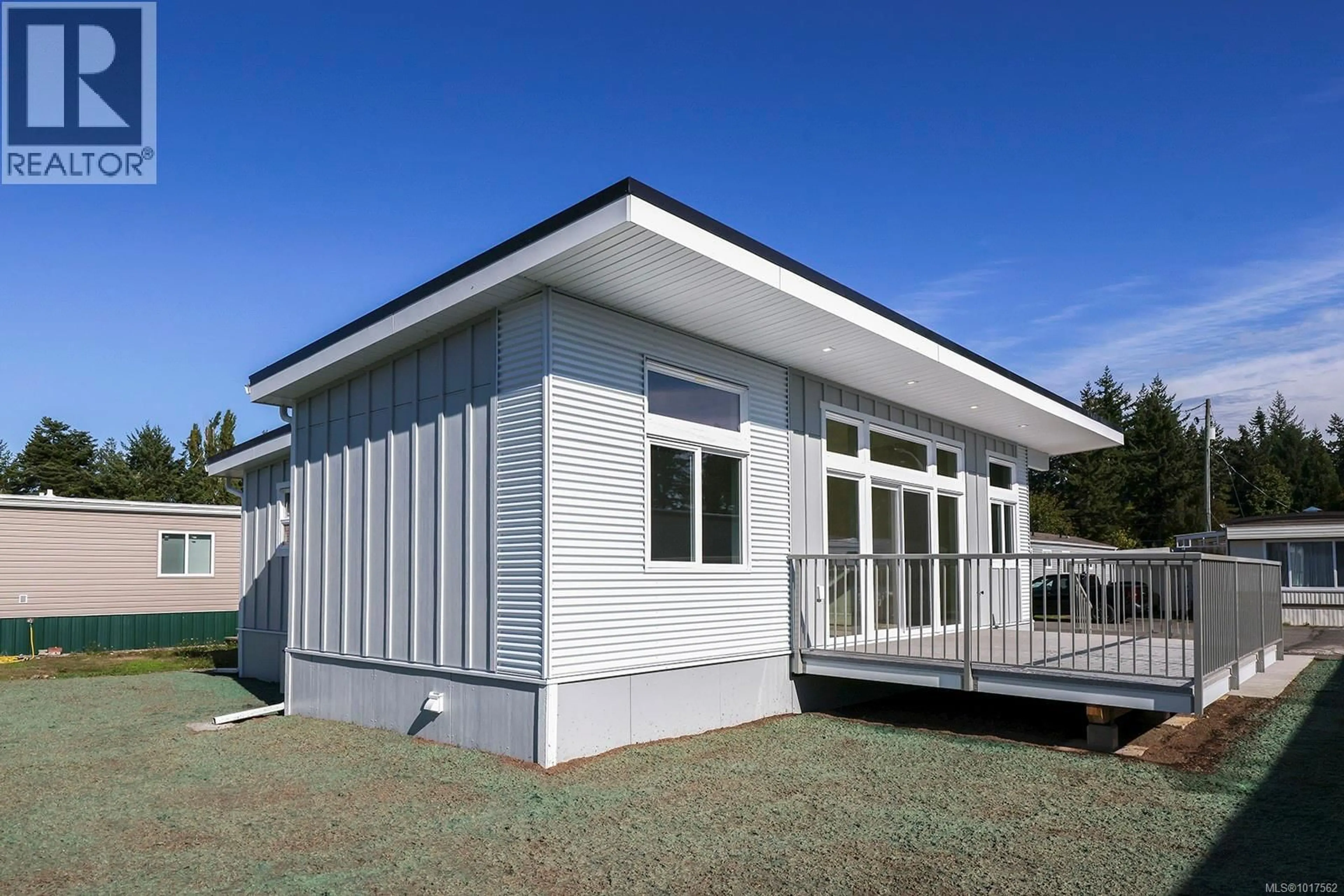 Home with vinyl exterior material, building for 16 - 1240 WILKINSON ROAD, Comox British Columbia V9M4B8