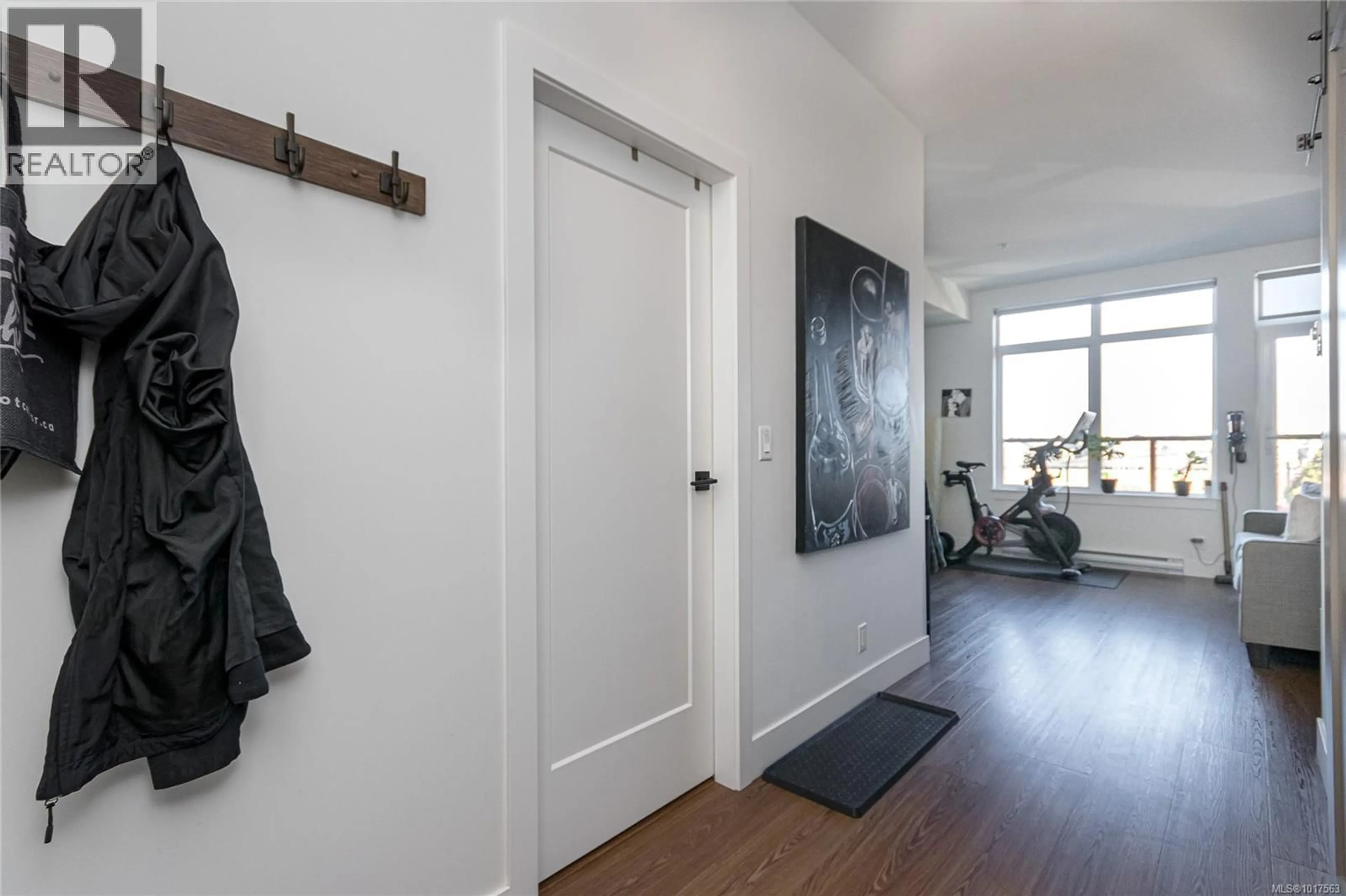 Indoor entryway for 316 - 515 CHATHAM STREET, Victoria British Columbia V8T0C8