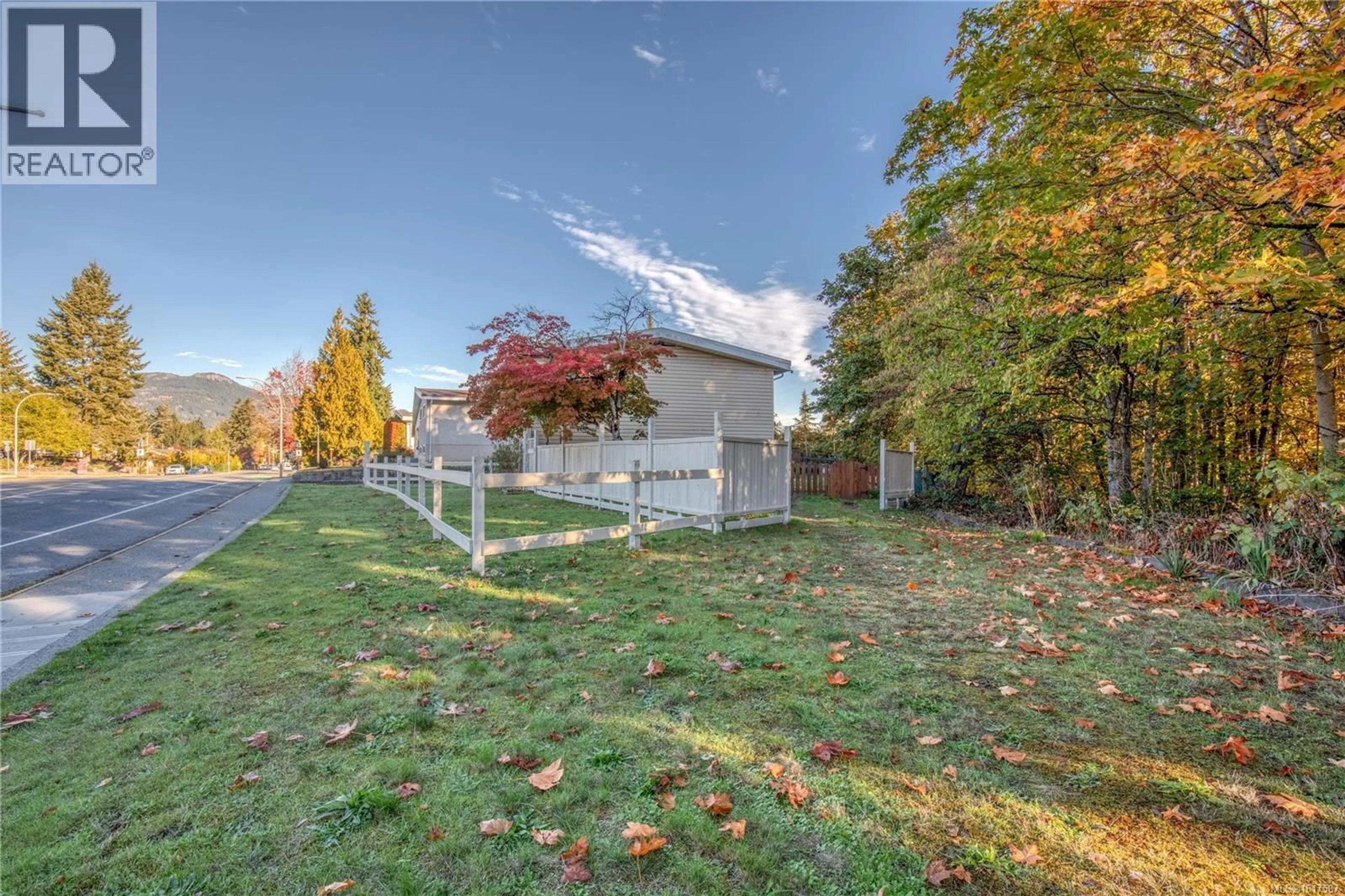 A pic from outside/outdoor area/front of a property/back of a property/a pic from drone, unknown for 770 GOVERNMENT STREET, Duncan British Columbia V9L1B2