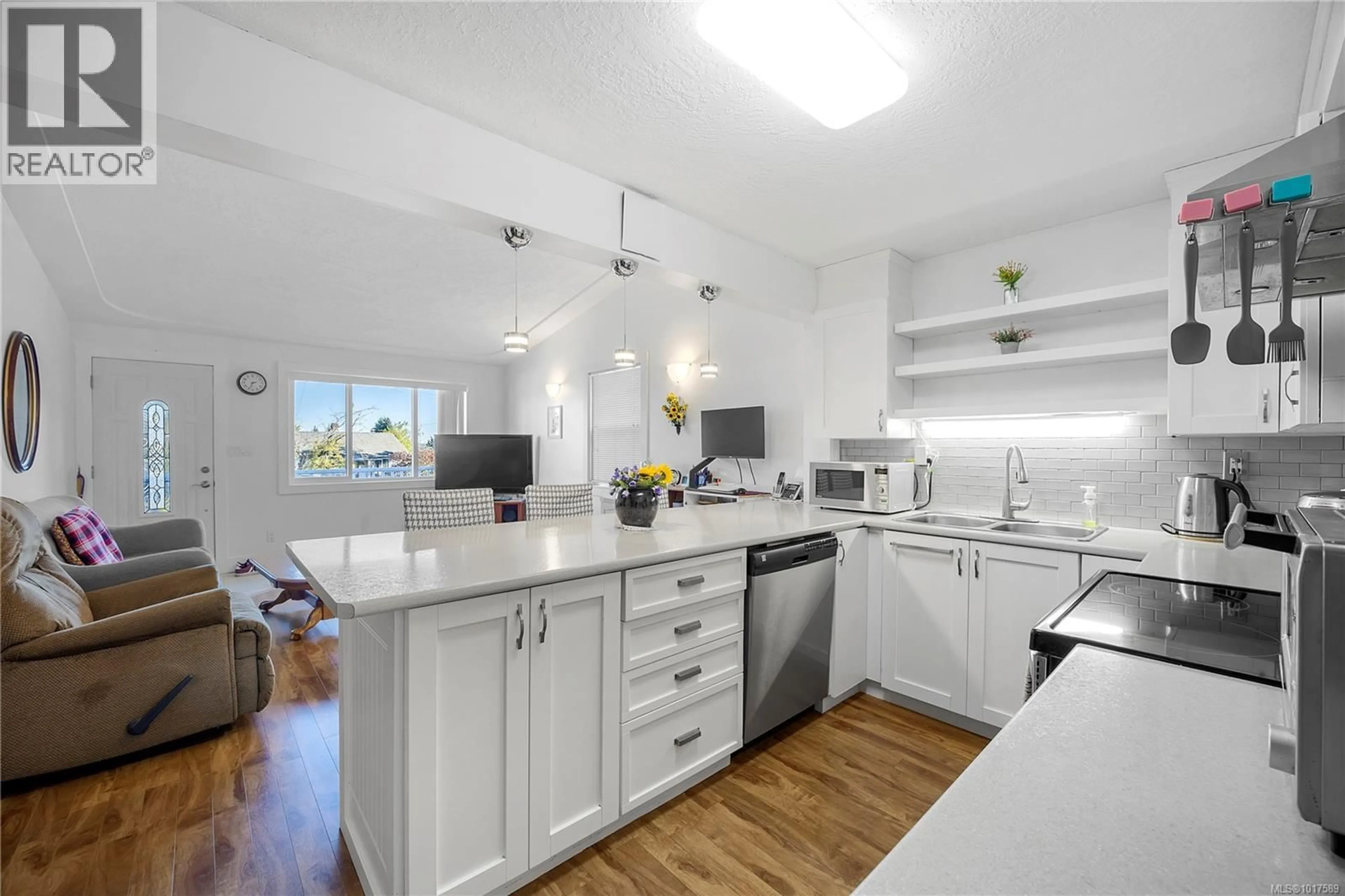 Open concept kitchen, unknown for 240 VIEW STREET, Nanaimo British Columbia V9R4N7