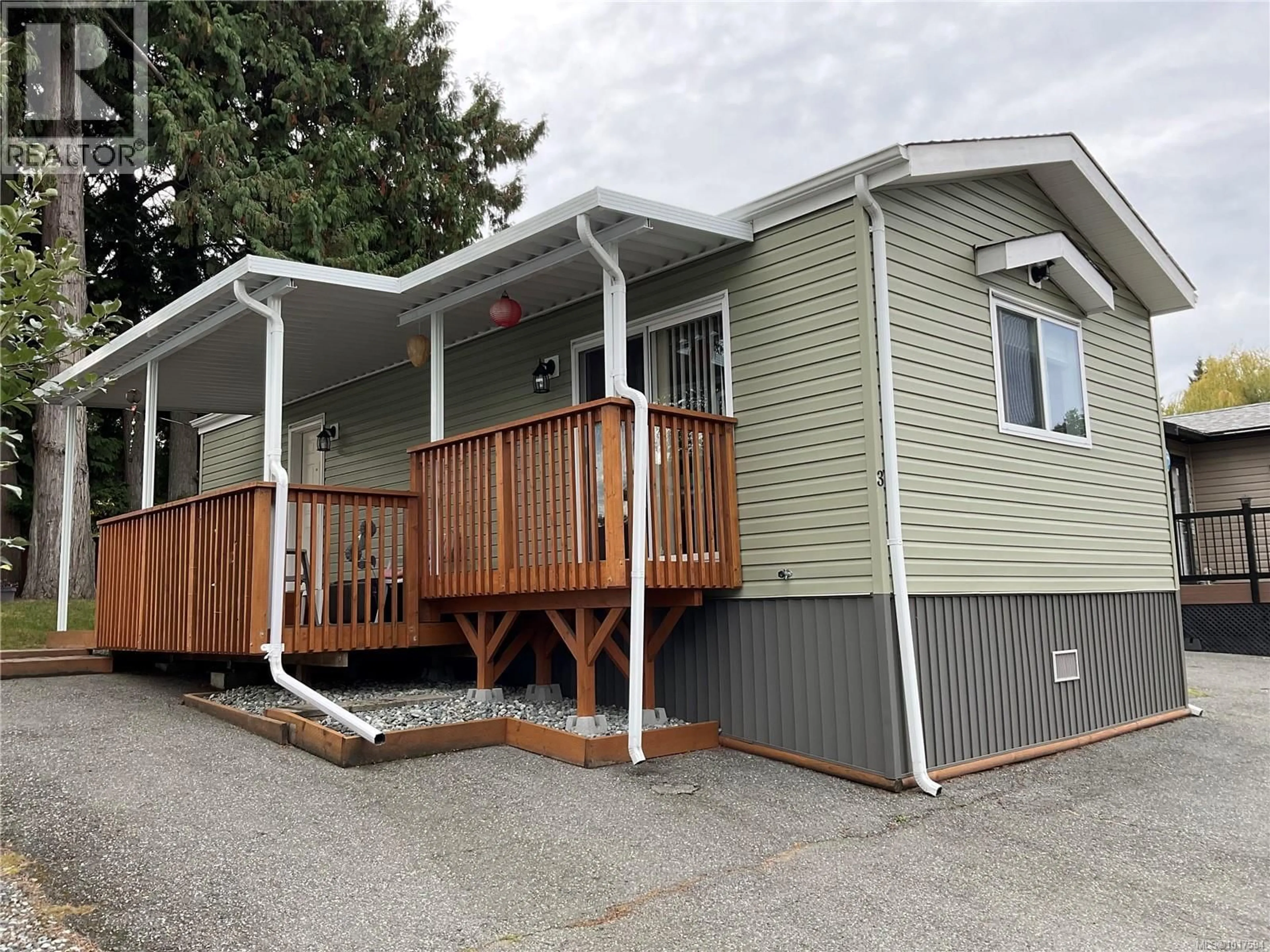 Home with vinyl exterior material, street for 3 - 1074 OLD VICTORIA ROAD, Nanaimo British Columbia V9R6L7